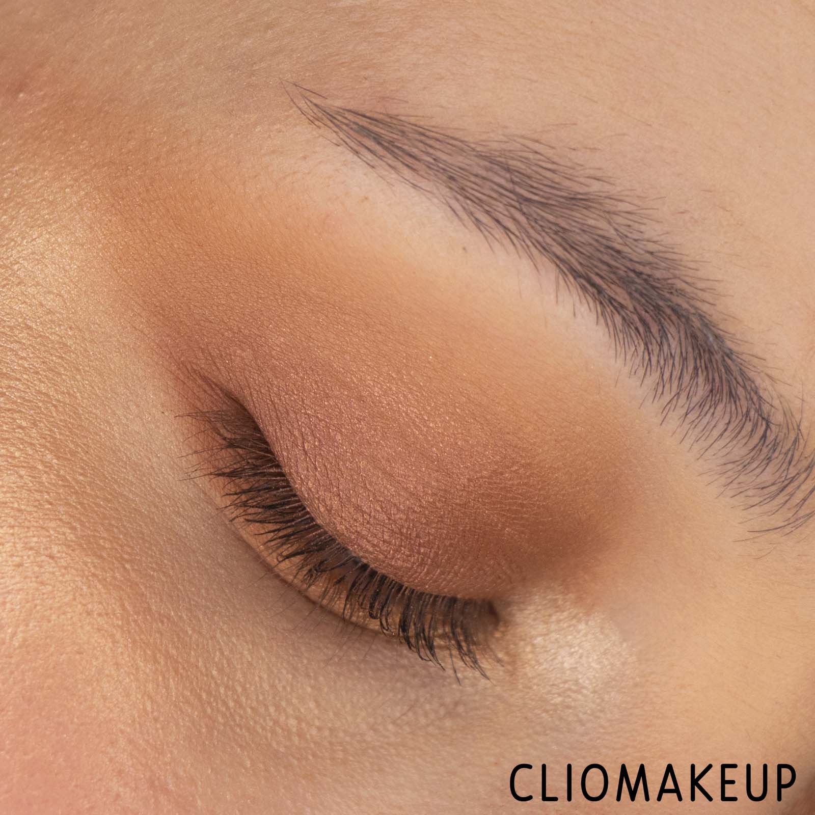 cliomakeup-recensione-palette-Essence-The-Brown-Edition-Eyeshadow-Palette-12