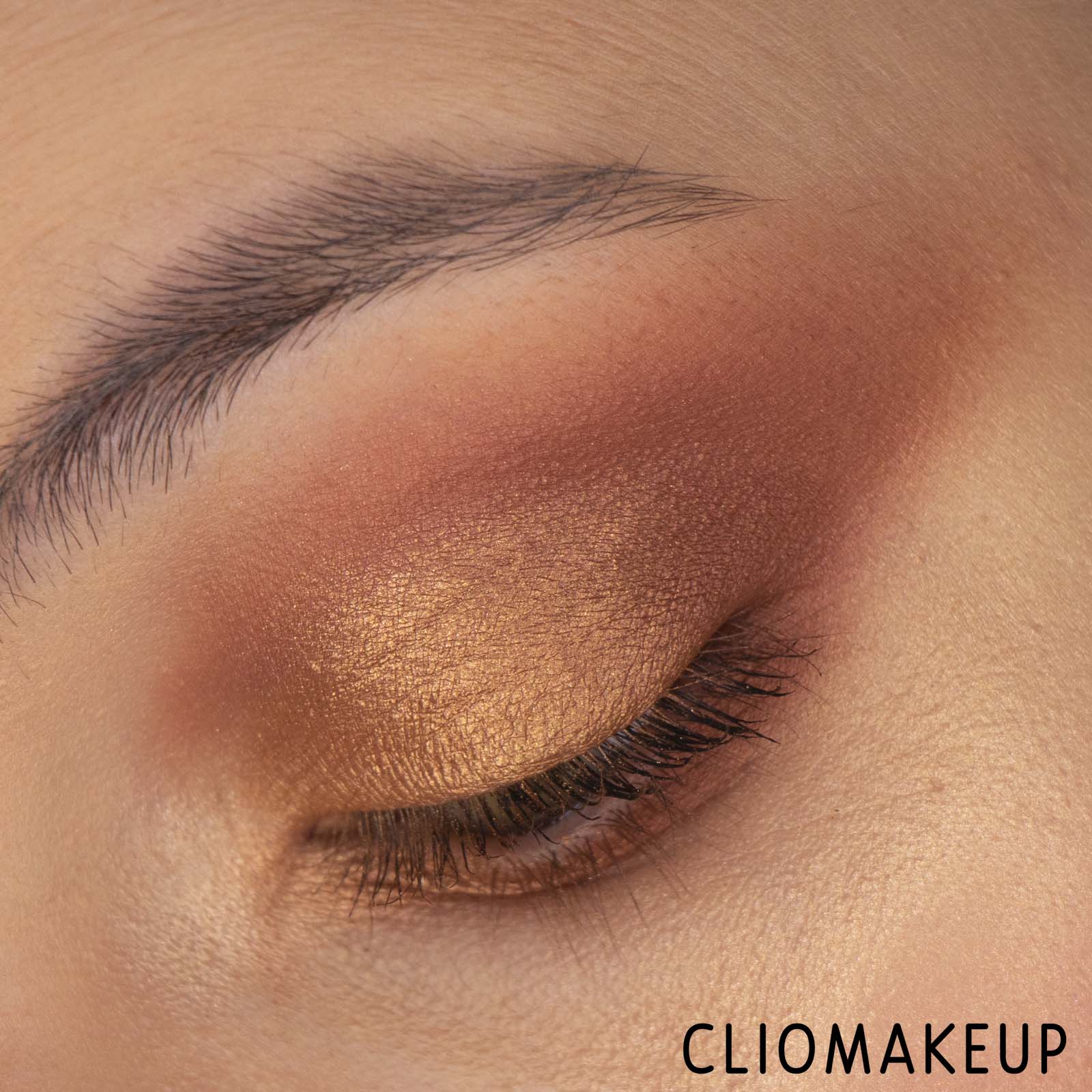 cliomakeup-recensione-palette-Essence-The-Brown-Edition-Eyeshadow-Palette-15