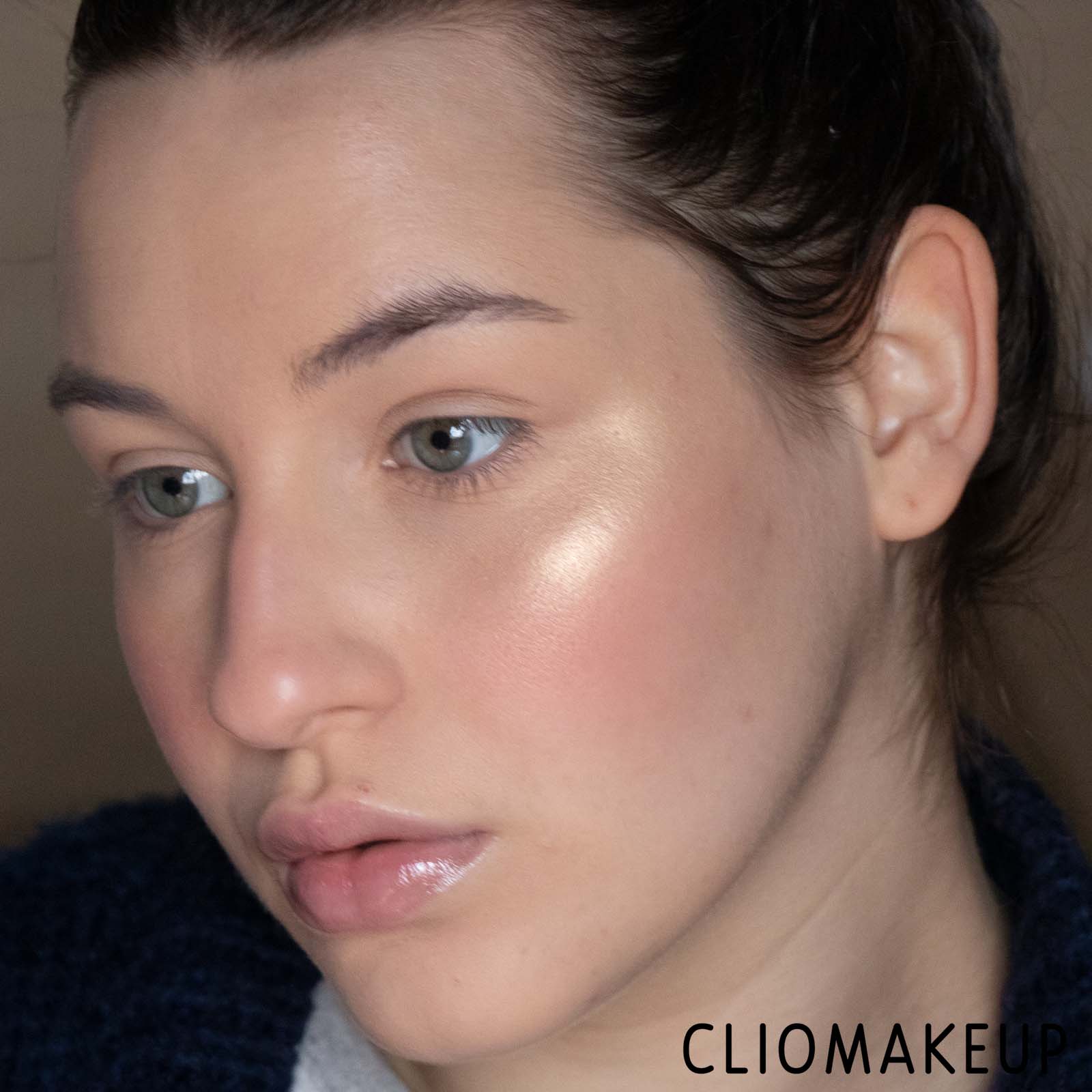 cliomakeup-recensione-palette-illuminanti-MAC-Hyper-Real-Glow-Palette-10