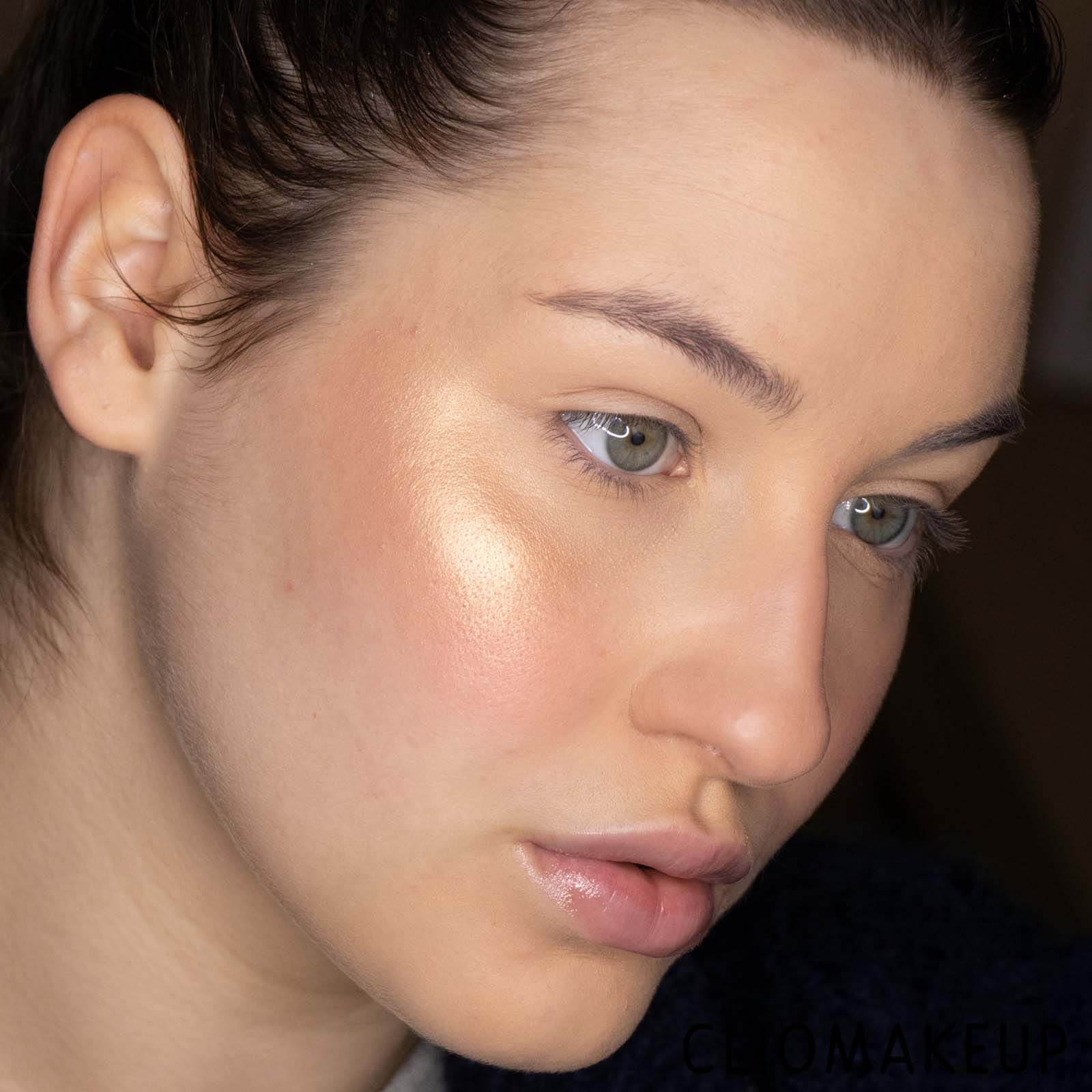 cliomakeup-recensione-palette-illuminanti-MAC-Hyper-Real-Glow-Palette-15