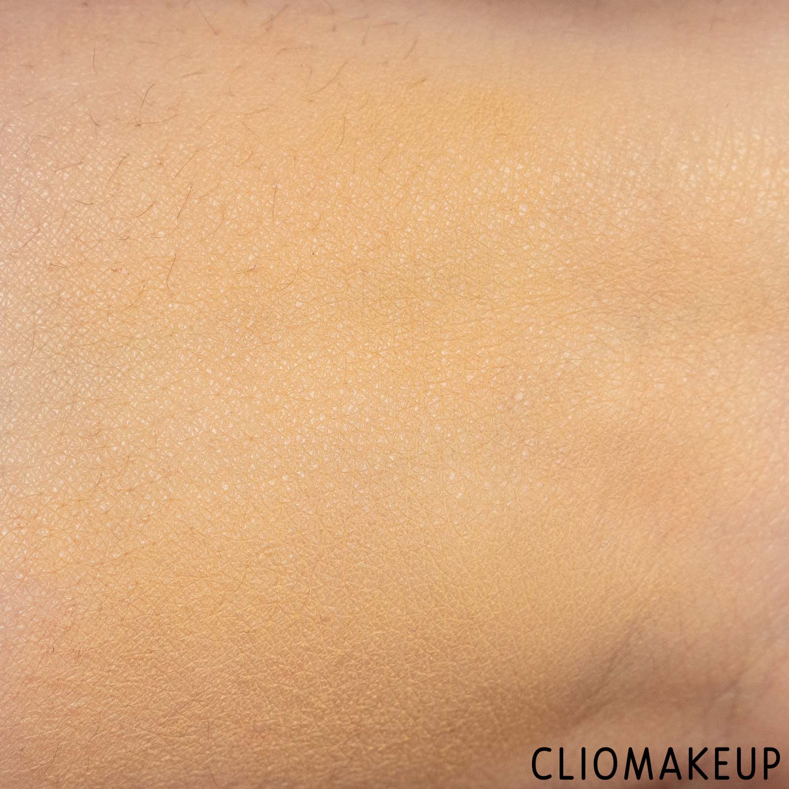 cliomakeup-recensione-fondotinta-kiko-active-foundation -8