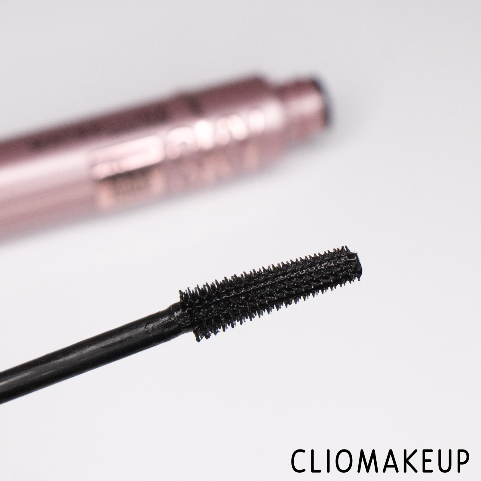cliomakeup-recensione-mascara-Maybelline-Lash-Sensational-Sky-High-Mascara-5