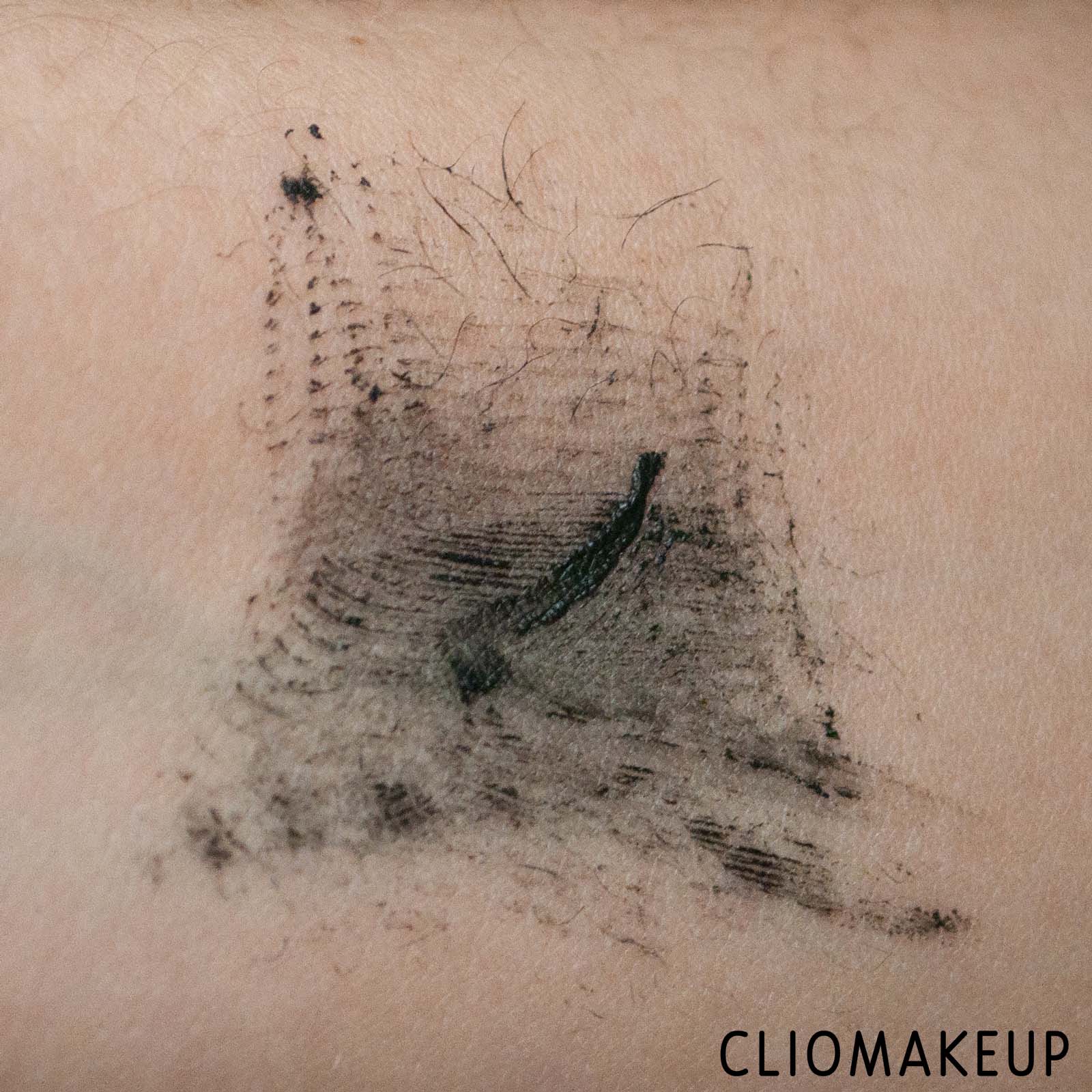 cliomakeup-recensione-mascara-essence-24-ever-bold-volume-mascara-6