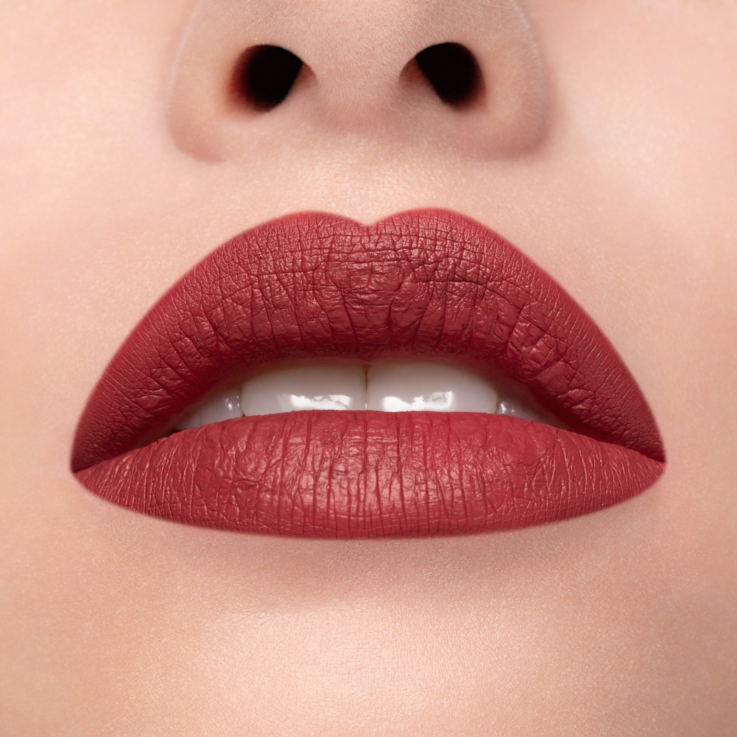 Cliomakeup-rossetto-liquido-liquidlove-granatina-sabrina-01