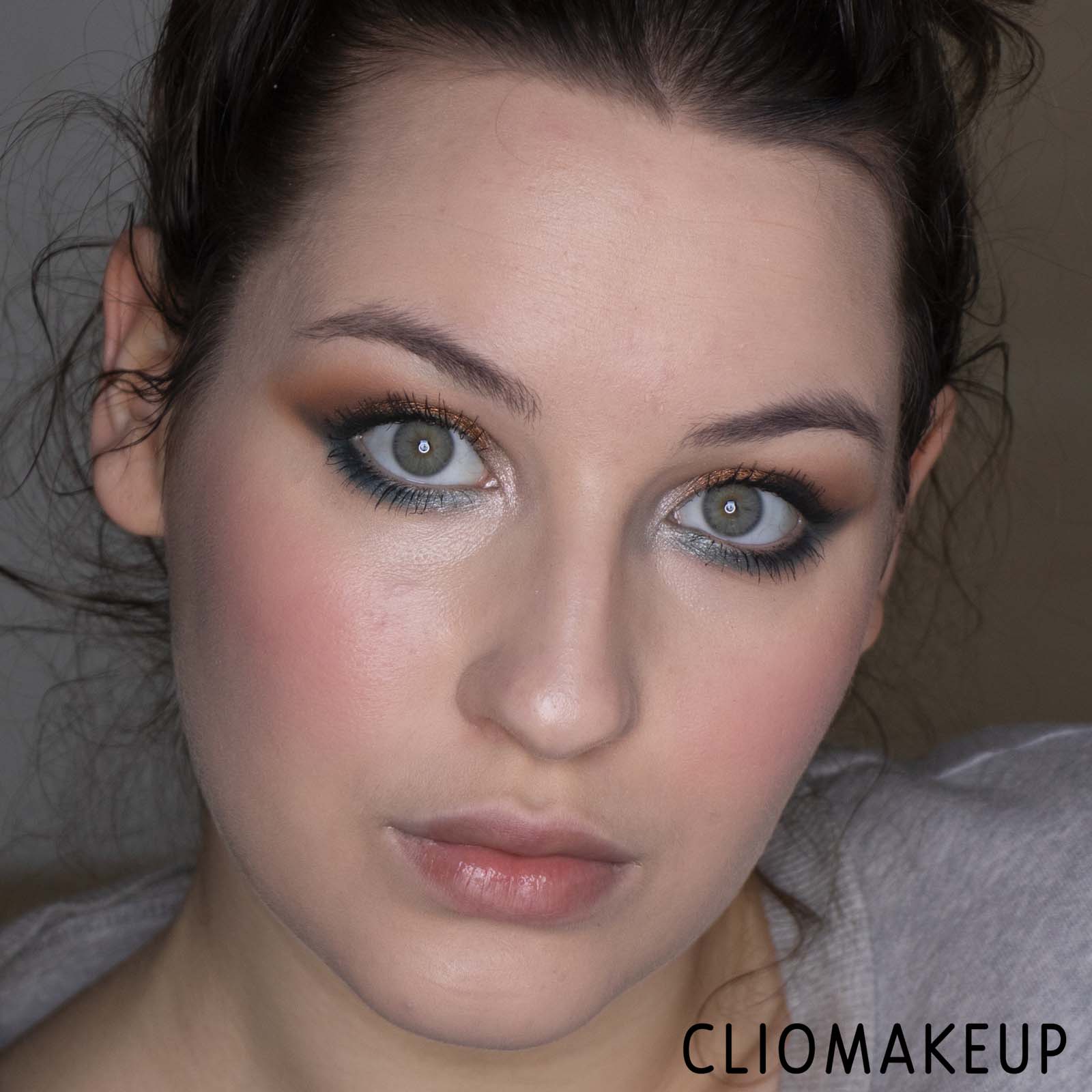 cliomakeup-Recensione-Correttore-Revolution-Pro-Full-Cover-Camouflage-Concealer -15