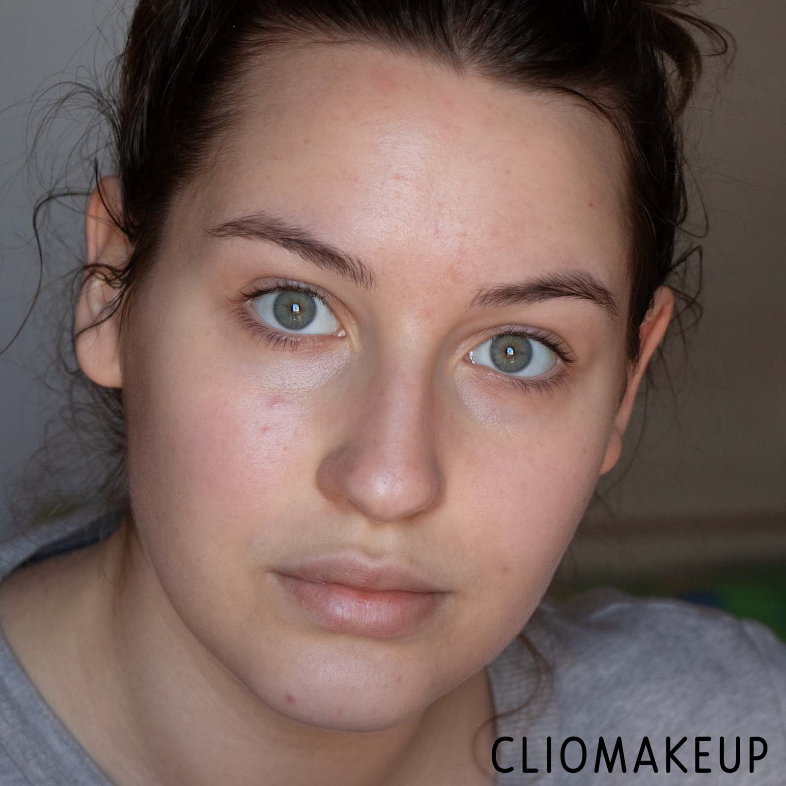 cliomakeup-recensione-fondotinta-NYX-Total-Control-Pro-Drop-Foundation-10