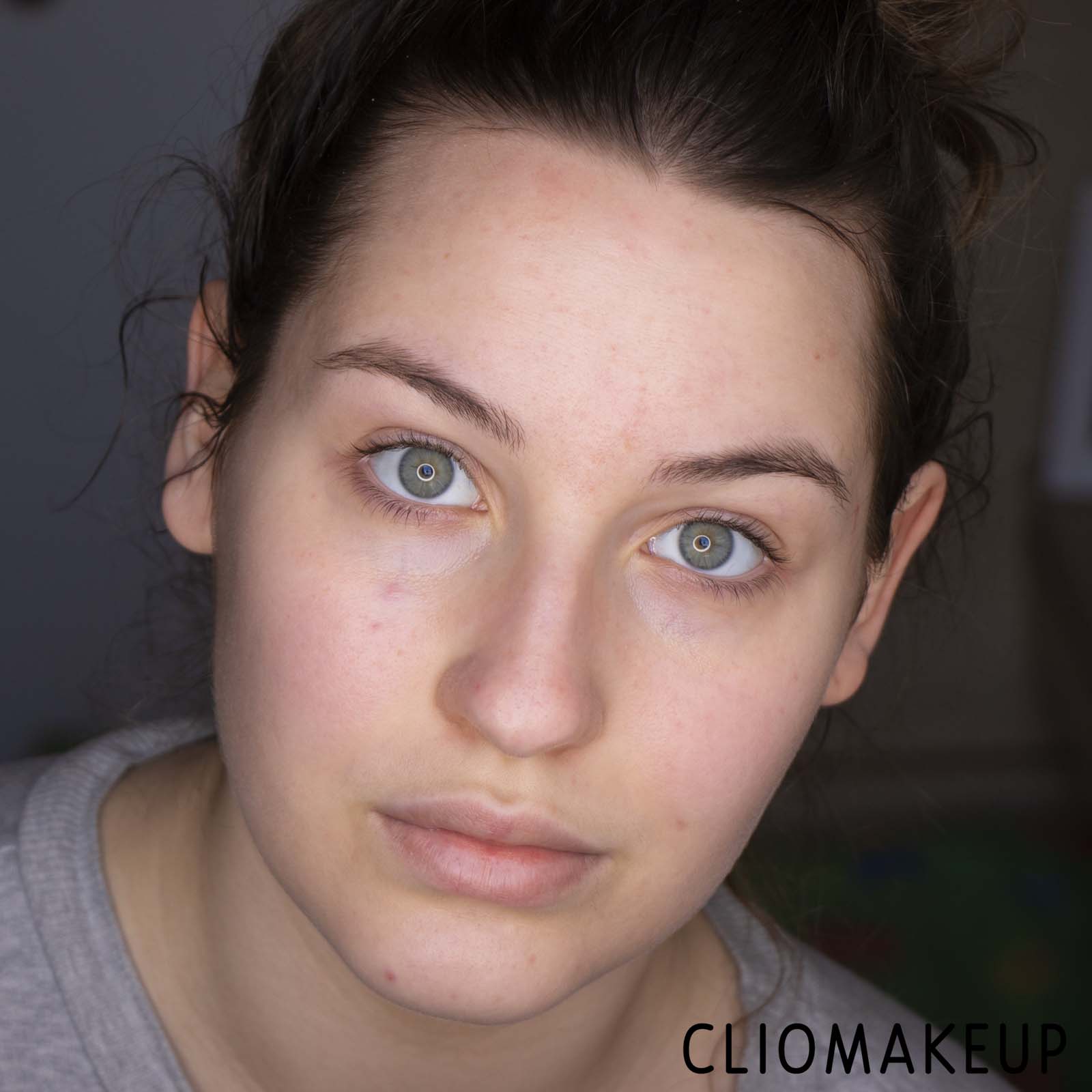 cliomakeup-recensione-fondotinta-NYX-Total-Control-Pro-Drop-Foundation-11