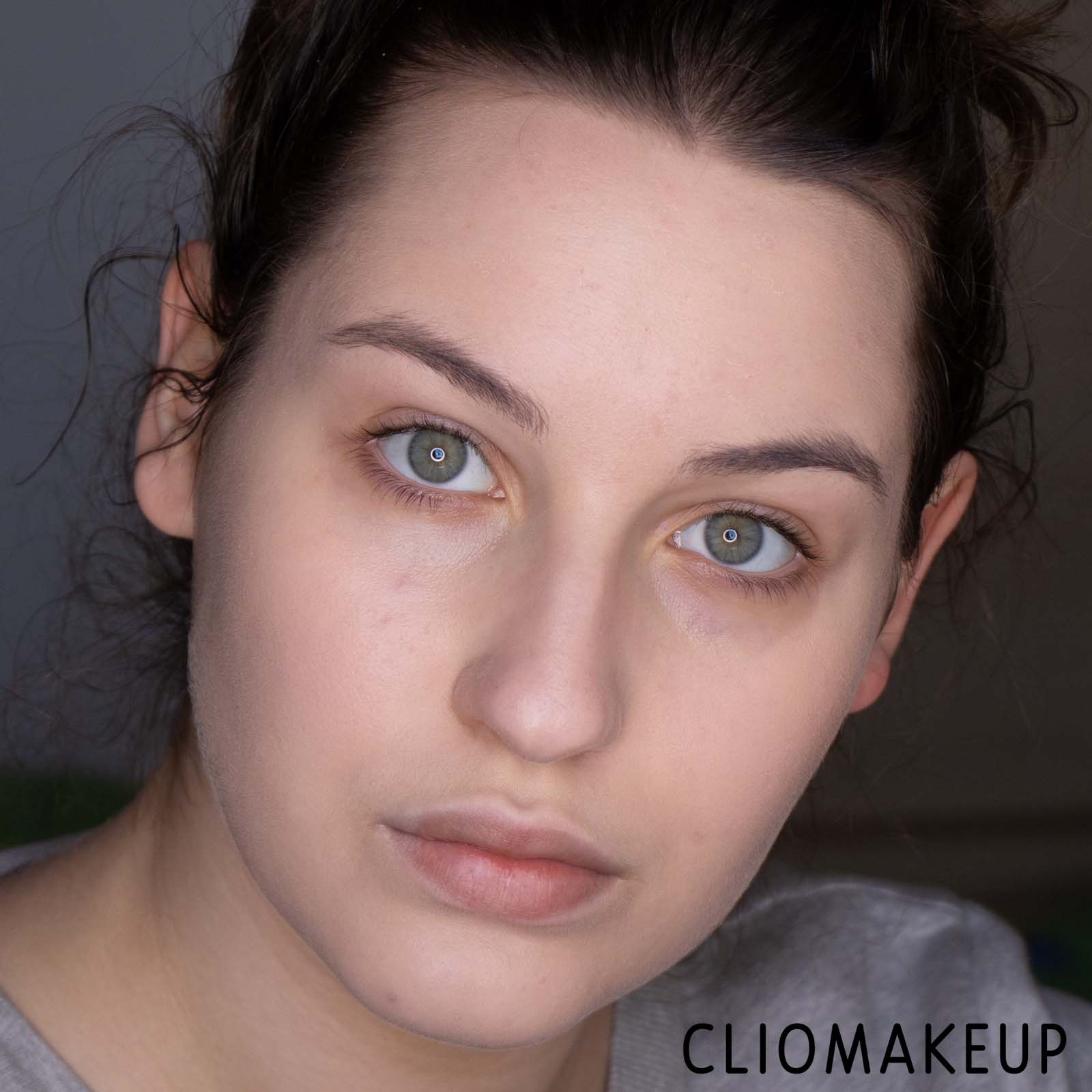 cliomakeup-recensione-fondotinta-NYX-Total-Control-Pro-Drop-Foundation-13