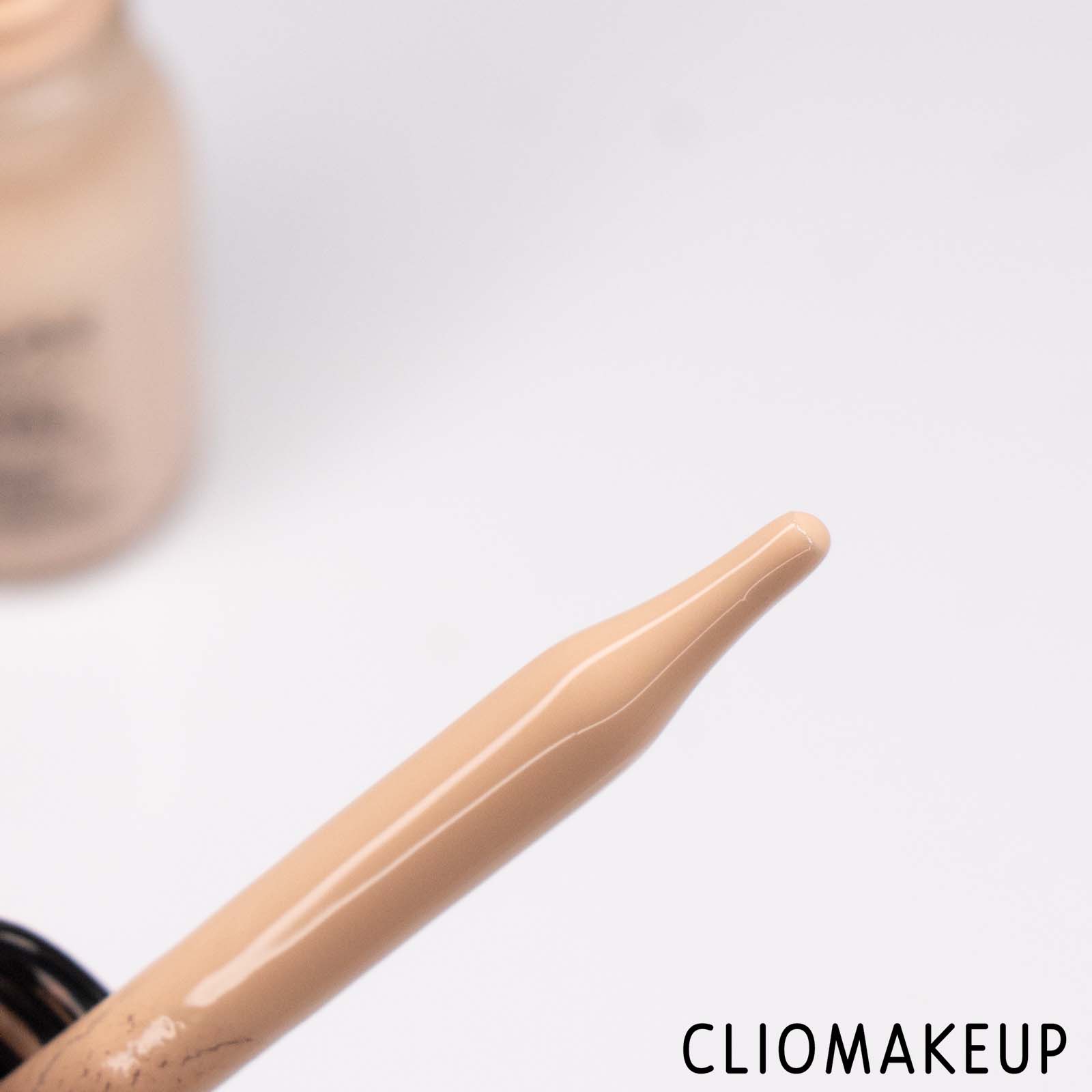 cliomakeup-recensione-fondotinta-NYX-Total-Control-Pro-Drop-Foundation-5