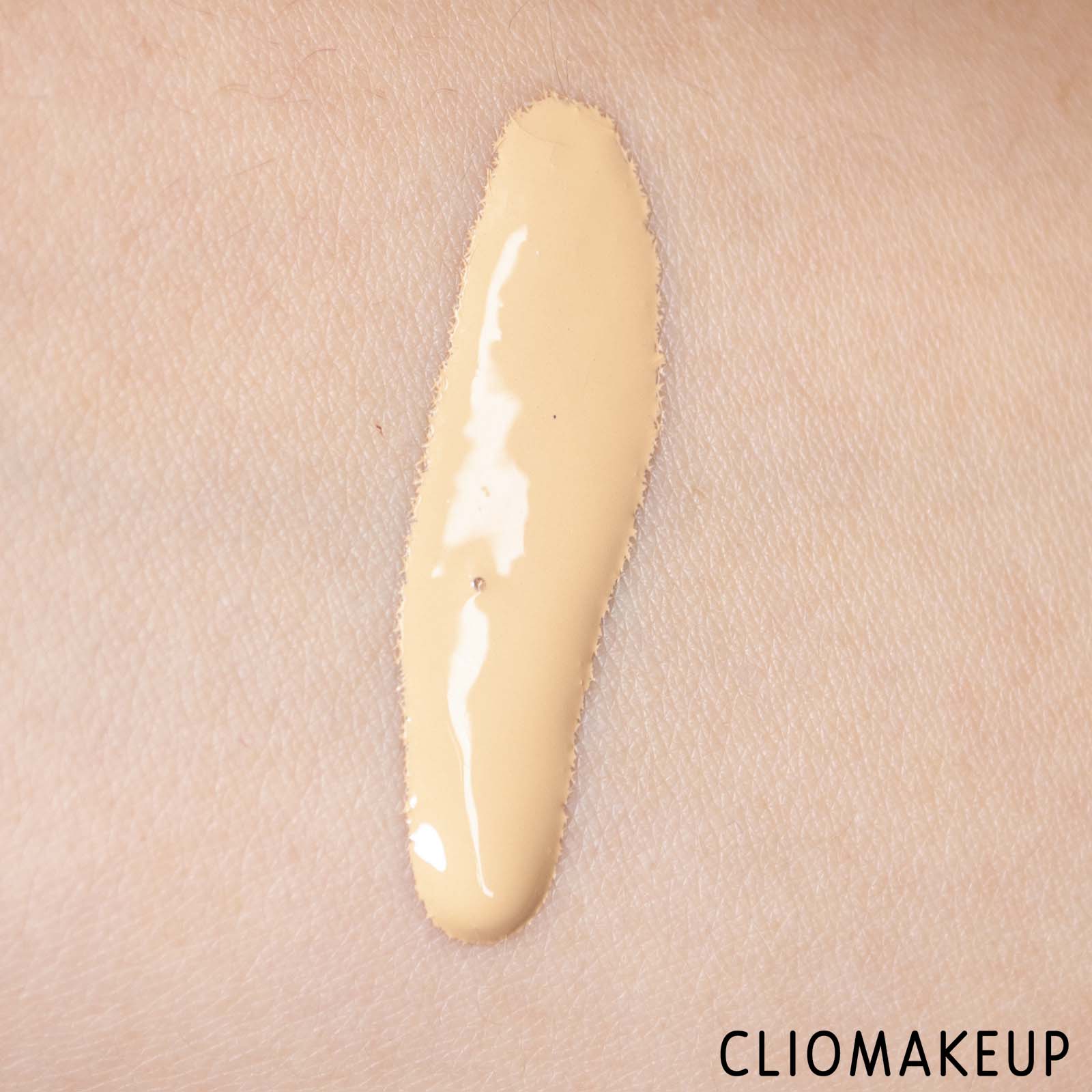 cliomakeup-recensione-fondotinta-kiko-mood-boost-luminous-foundation-7