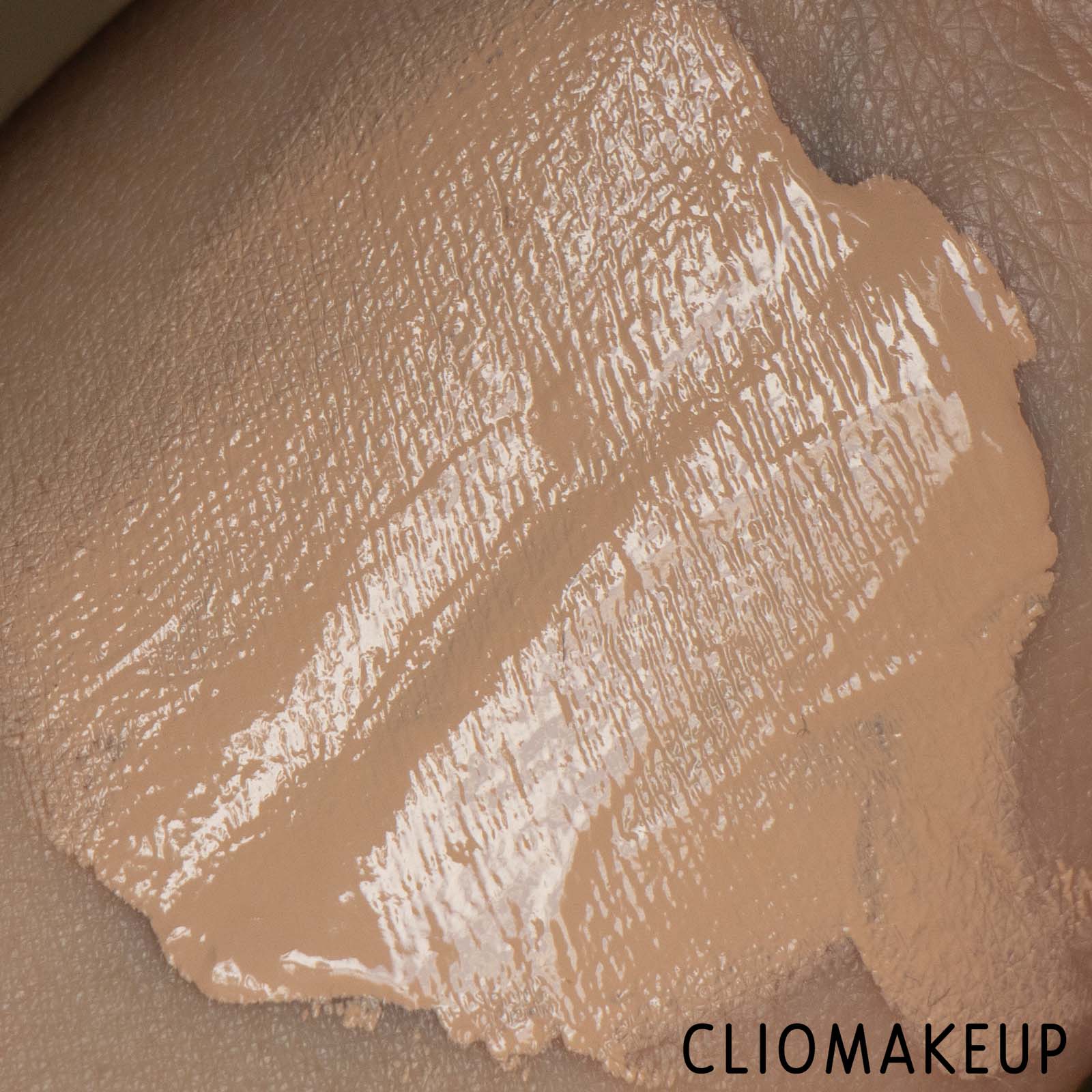 cliomakeup-Recensione-Fondotinta-Maybelline-Super-Stay-Active-Wear-Foundation-8
