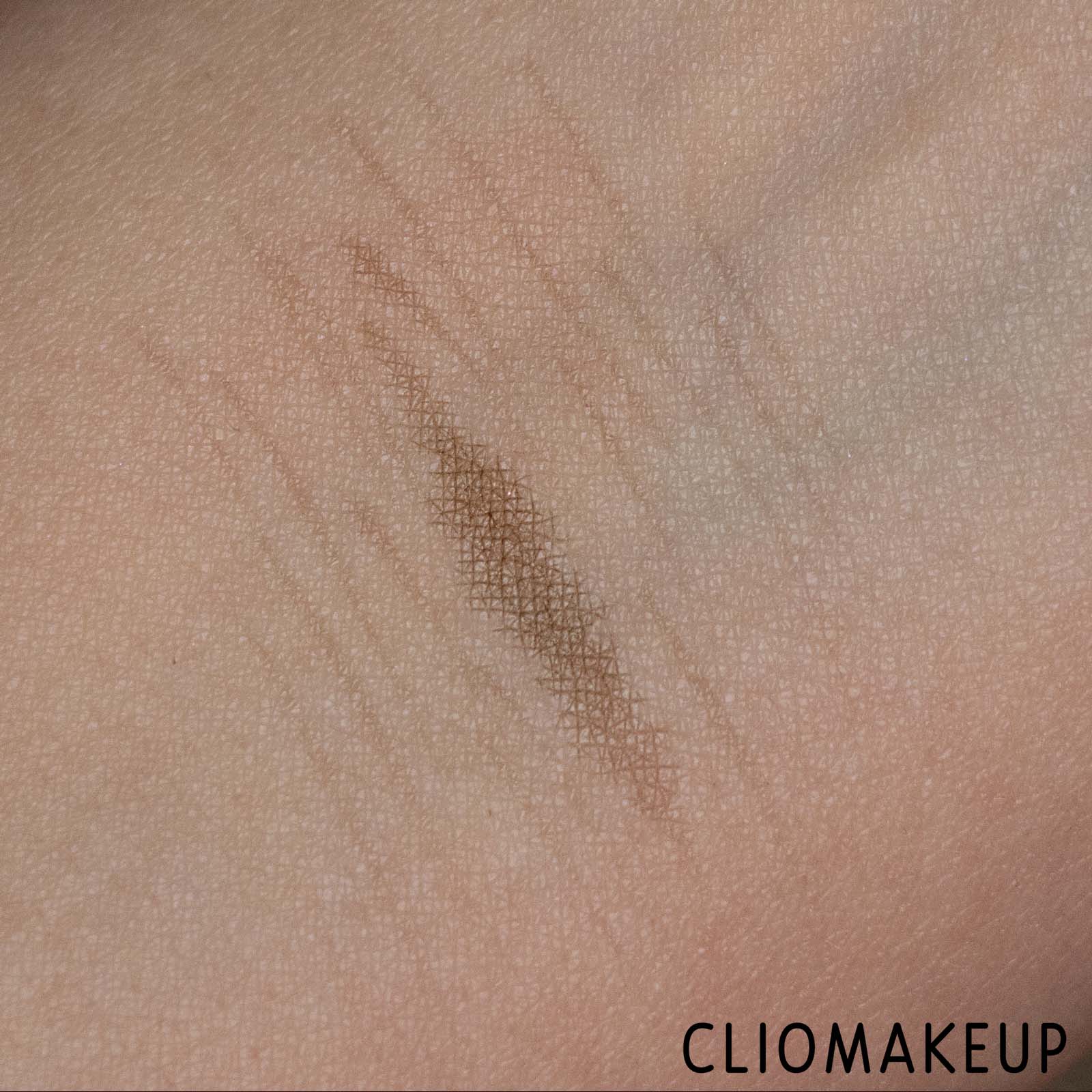 cliomakeup-Recensione Penna Sopracciglia-NYX-Lift-E-Snatch-Brow-Tint-Pen-6
