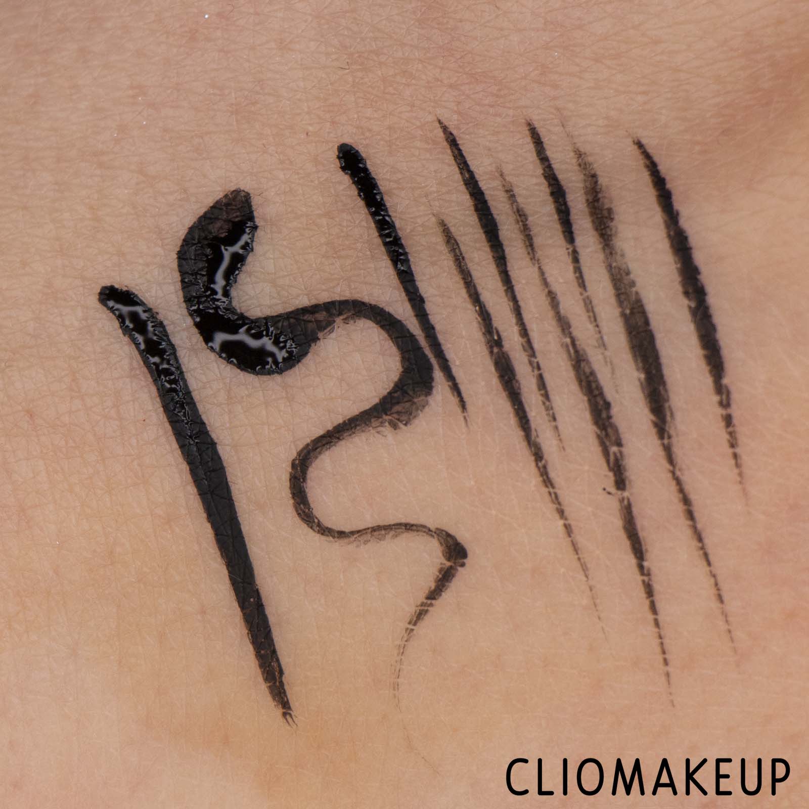 cliomakeup-Recensione-Recensione-Eyeliner-Catrice-24h-Brush-Liner-Eyeliner-7
