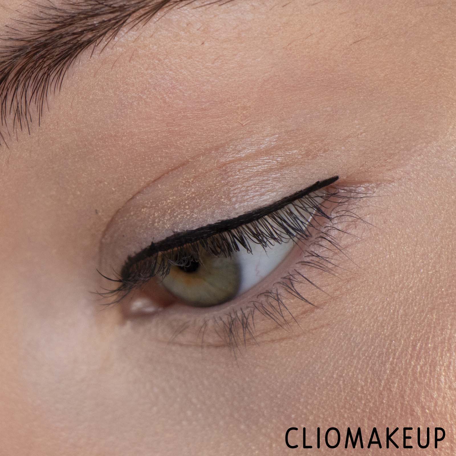 cliomakeup-Recensione-Recensione-Eyeliner-Catrice-24h-Brush-Liner-Eyeliner-8
