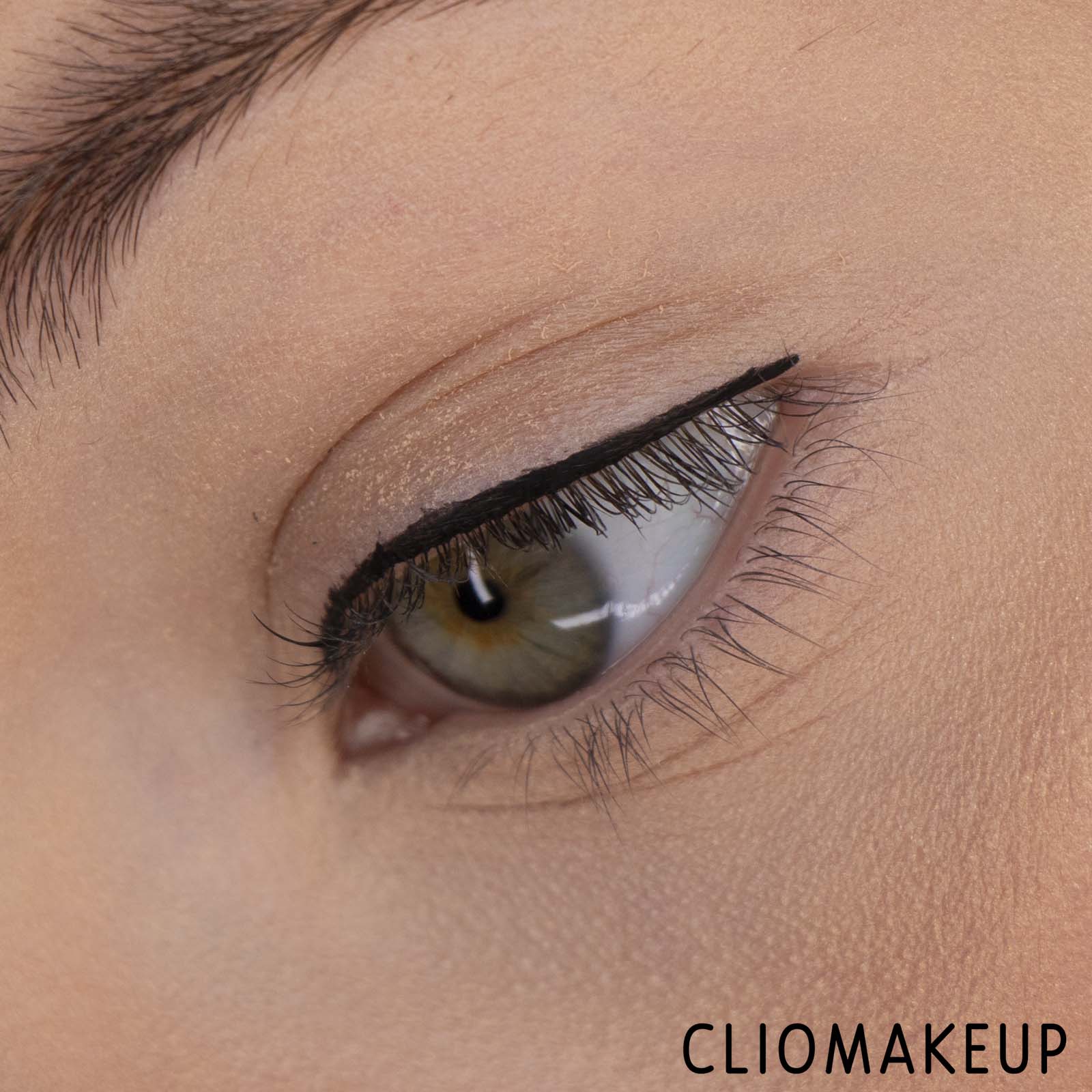 cliomakeup-Recensione-Recensione-Eyeliner-Catrice-24h-Brush-Liner-Eyeliner-9