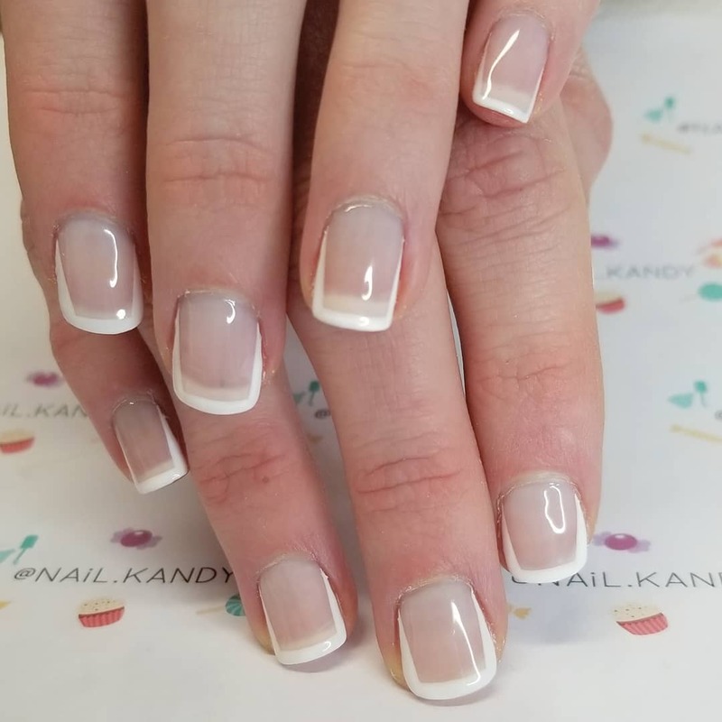 cliomakeup-funky-french-manicure-squadrata