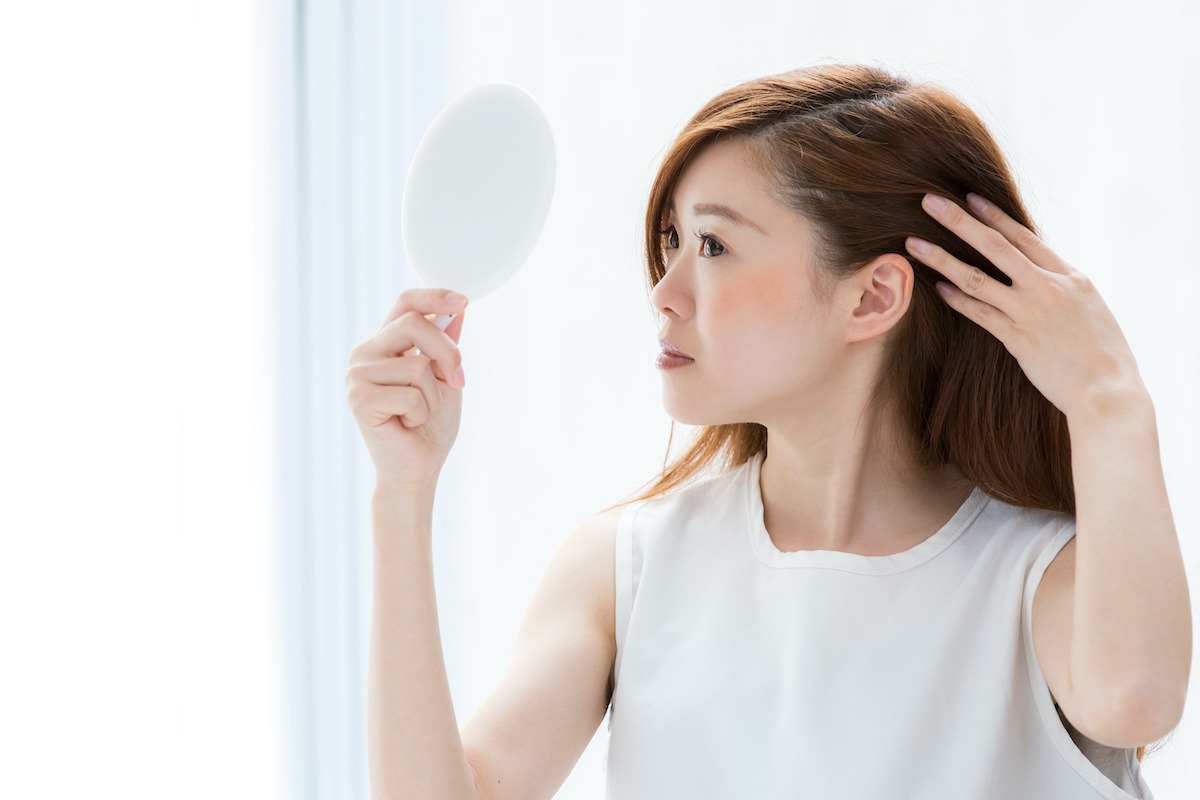 tinte-capelli-che-invecchiano