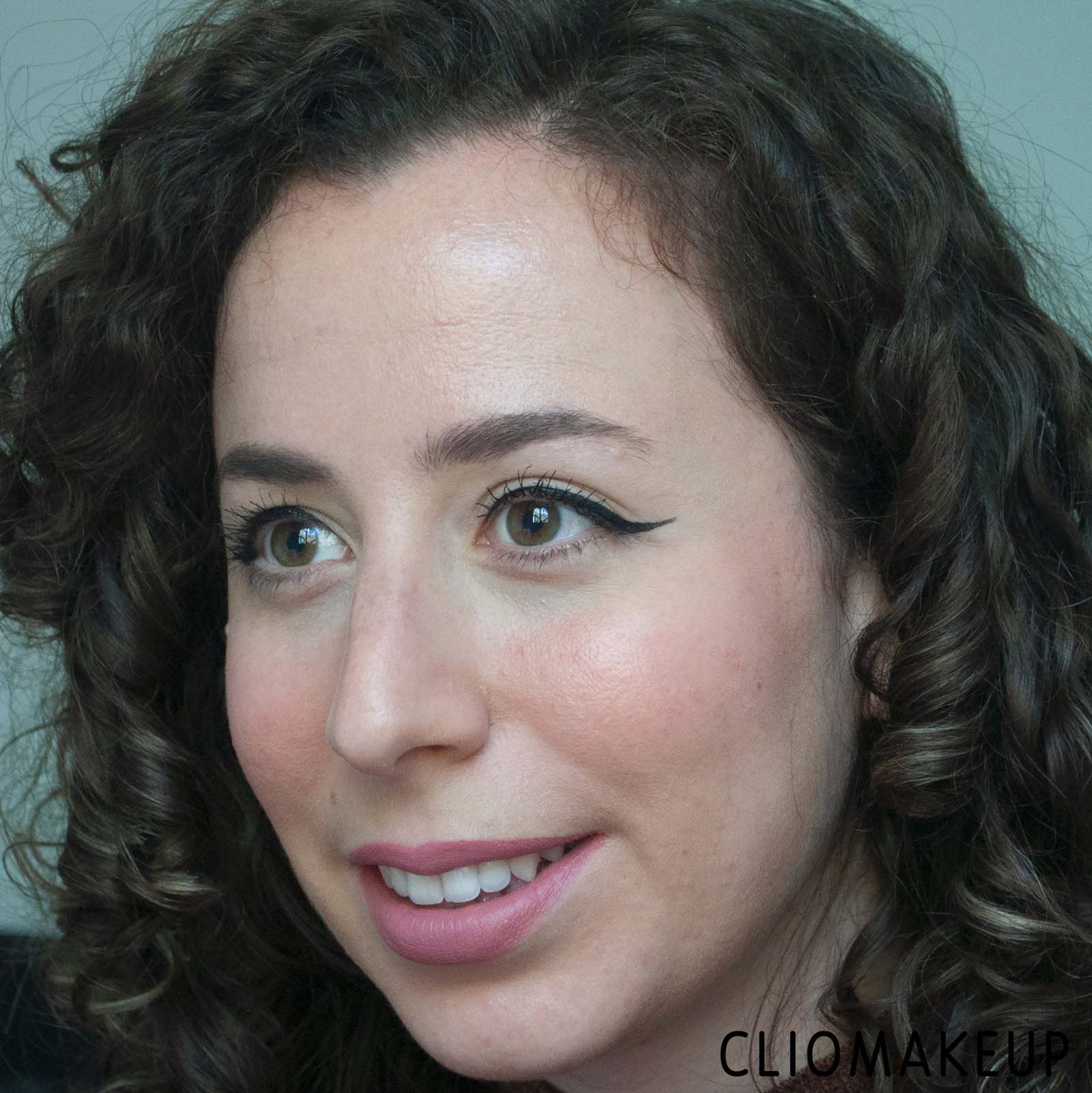 cliomakeup-recensione-mascara-maybelline-the-colossal-go-extreme-14