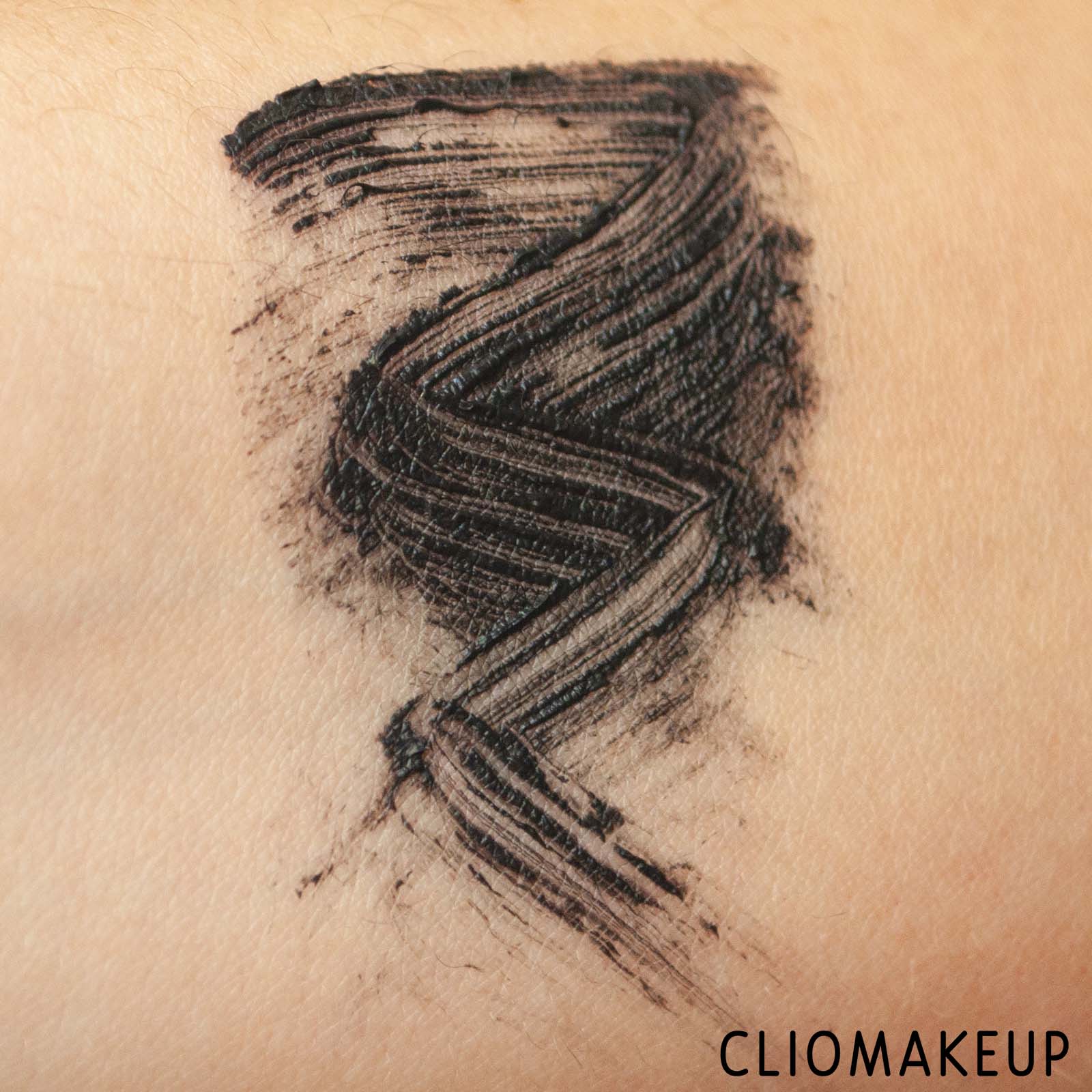 cliomakeup-recensione-mascara-maybelline-the-colossal-go-extreme-6