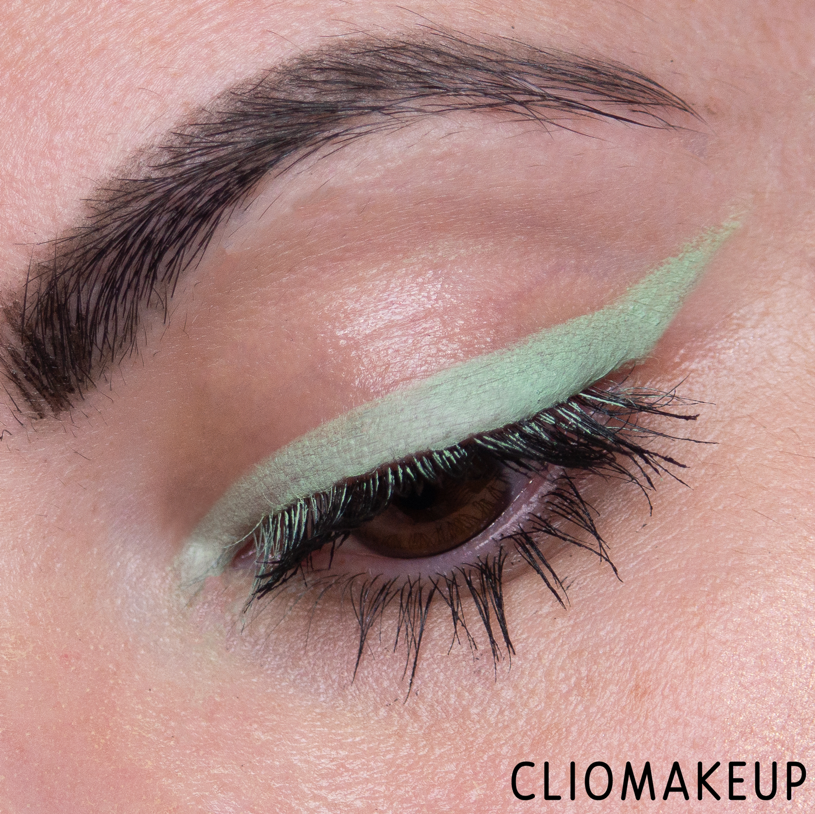 cliomakeup-recensione-ombretto-elf-mintmelt-no-budge-eyeshadow-12