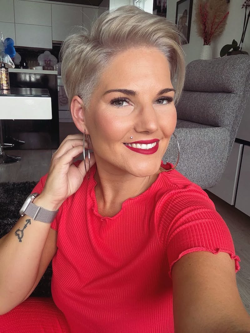 tagli-capelli-che-invecchiano-corti