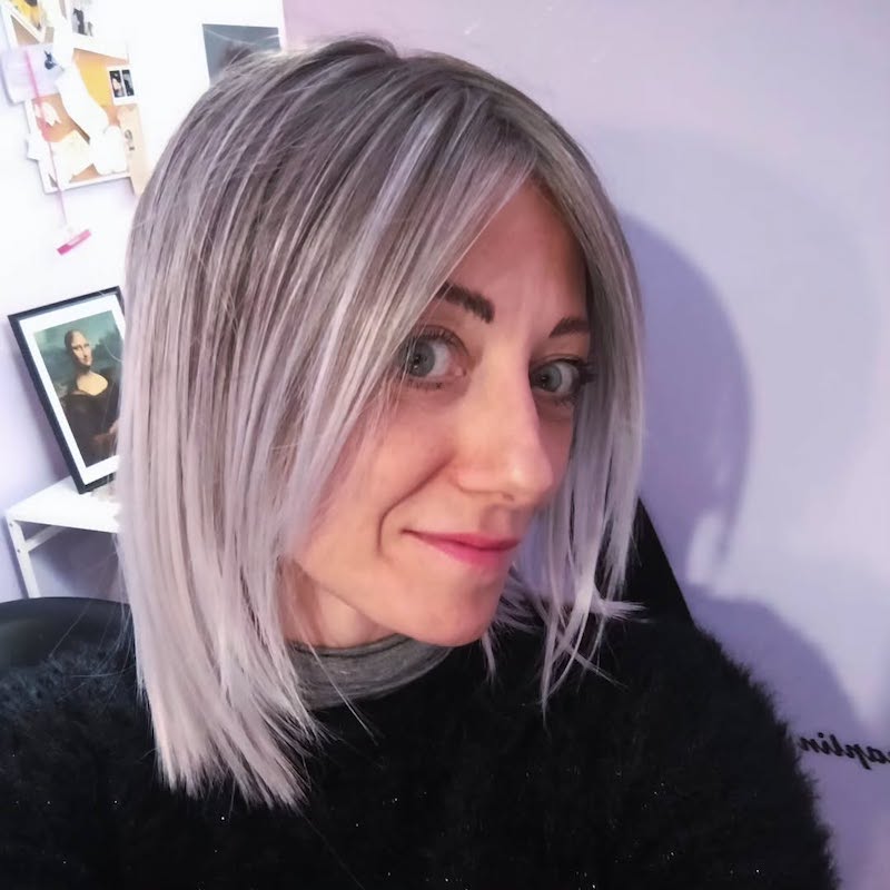 tagli-capelli-che-invecchiano-riga