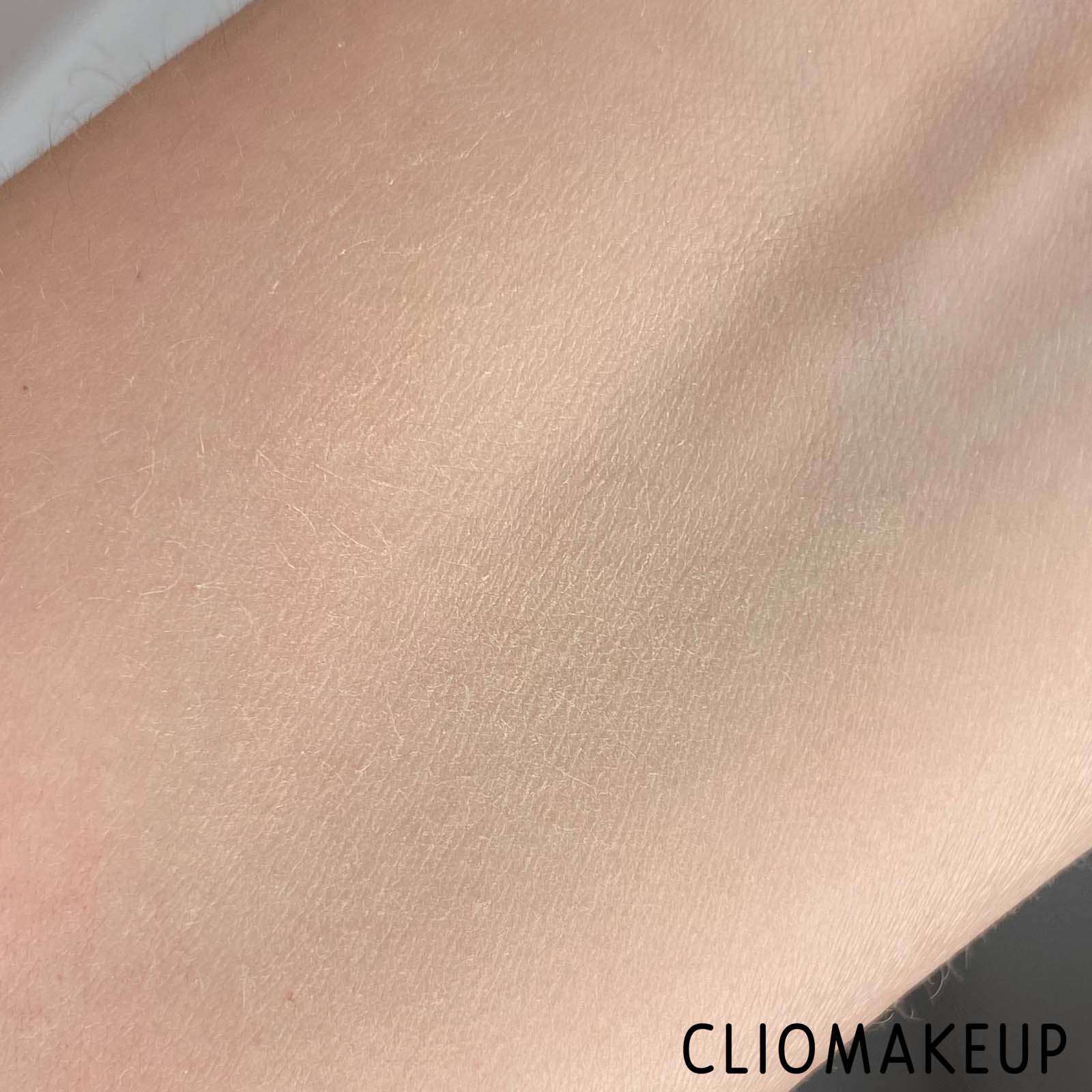 Cliomakeup-Recensione-Cipria-L’Oreal-True-Match-Super-Blendable-Perfecting-Powder-9