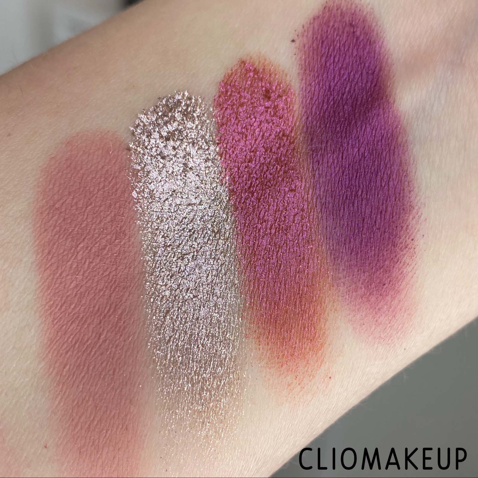Cliomakeup-Recensione-Palette-Mesauda-Petal-Dream-Blooming-Flower-Eyeshadow-Palette-9