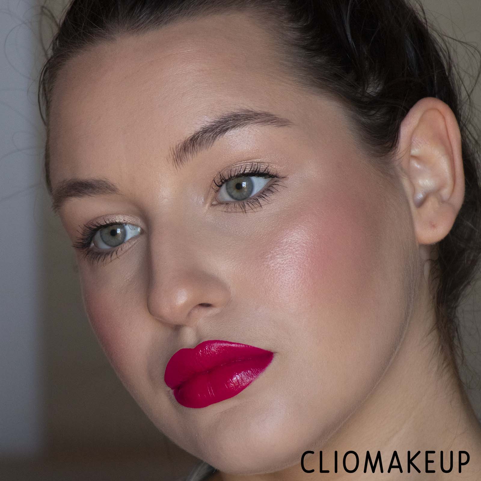 Cliomakeup-Recensione-Rossetto-MAC-Love-Me-Liquid-Lipcolour-12