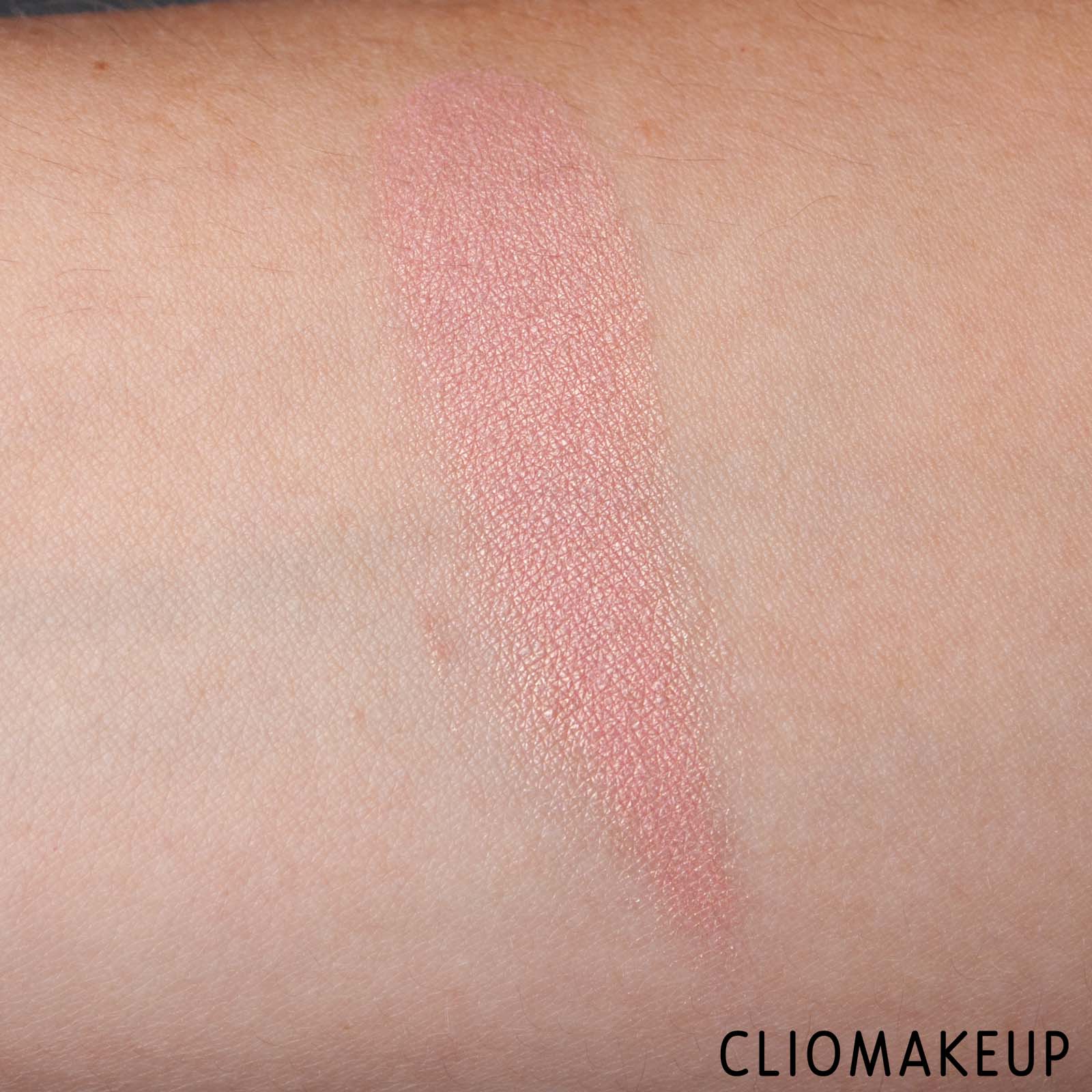 cliomakeup-recensione-blush-mac-the-disney-cruella-collection-powder-blush-duo-7