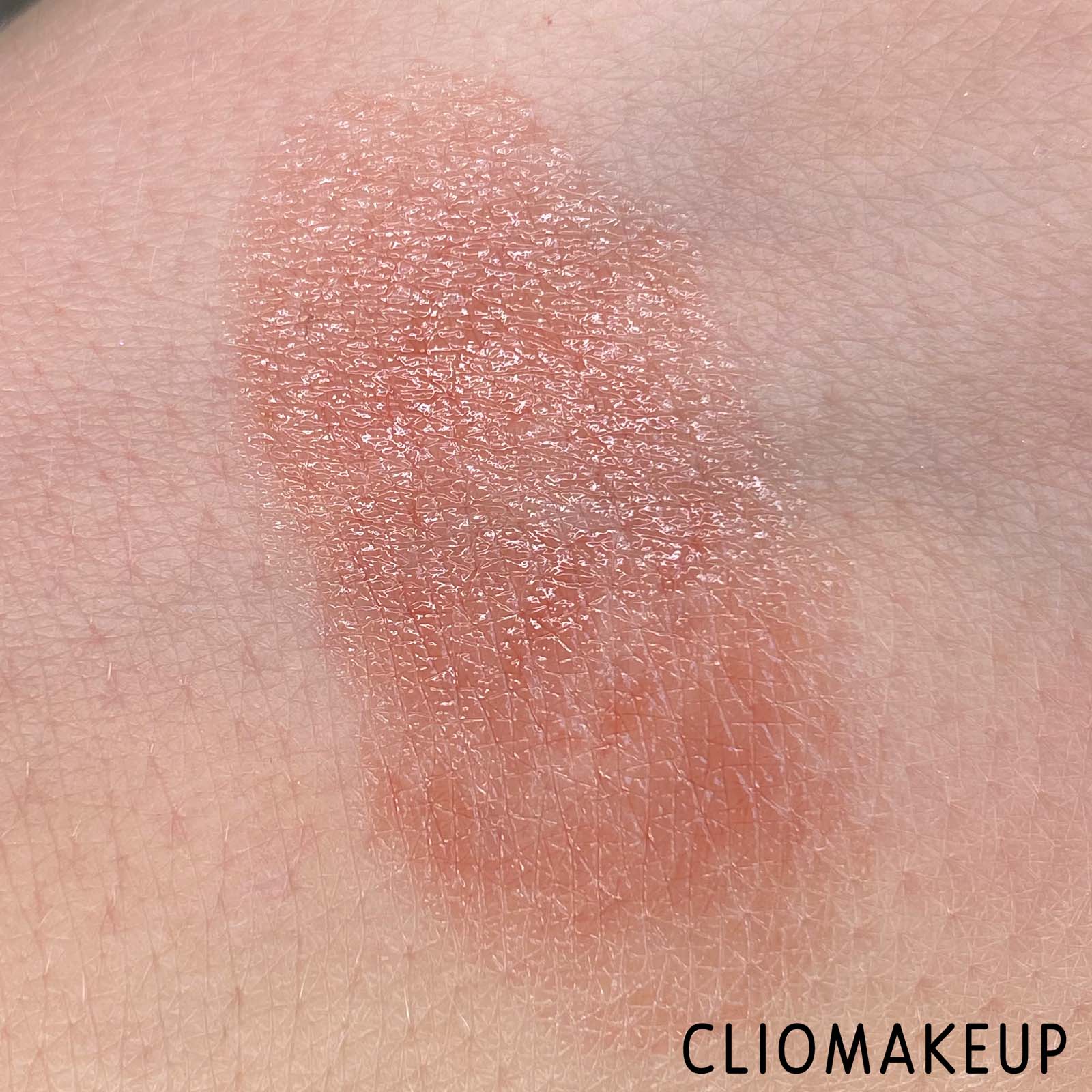 Cliomakeup-Recensione-Balsami-Labbra-MAC-Glow-Play-Lip-Balm-9