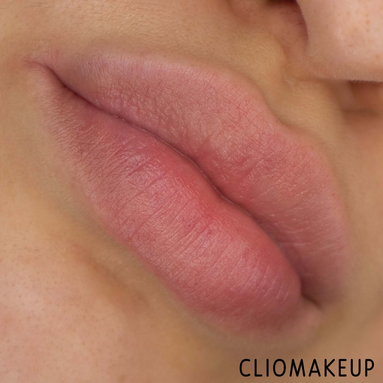Cliomakeup-Recensione-Balsamo-Labbra-Burt’s-Bees-Beeswax-Lipbalm-11