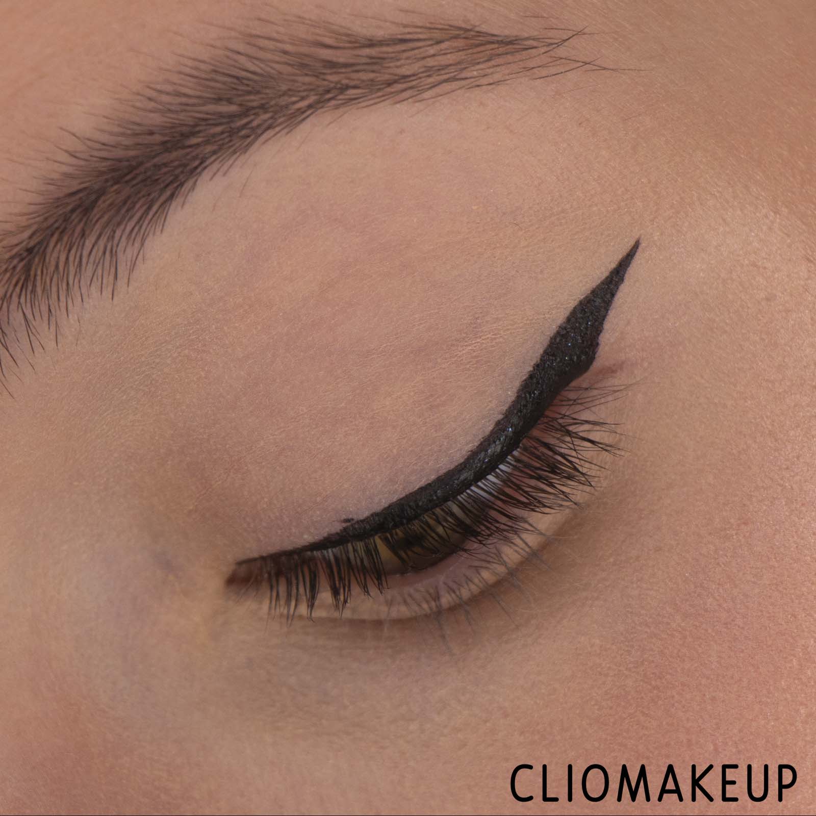 Cliomakeup-Recensione-Eyeliner-Revolution-Relove-Slick-Flick-Eyeliner-13