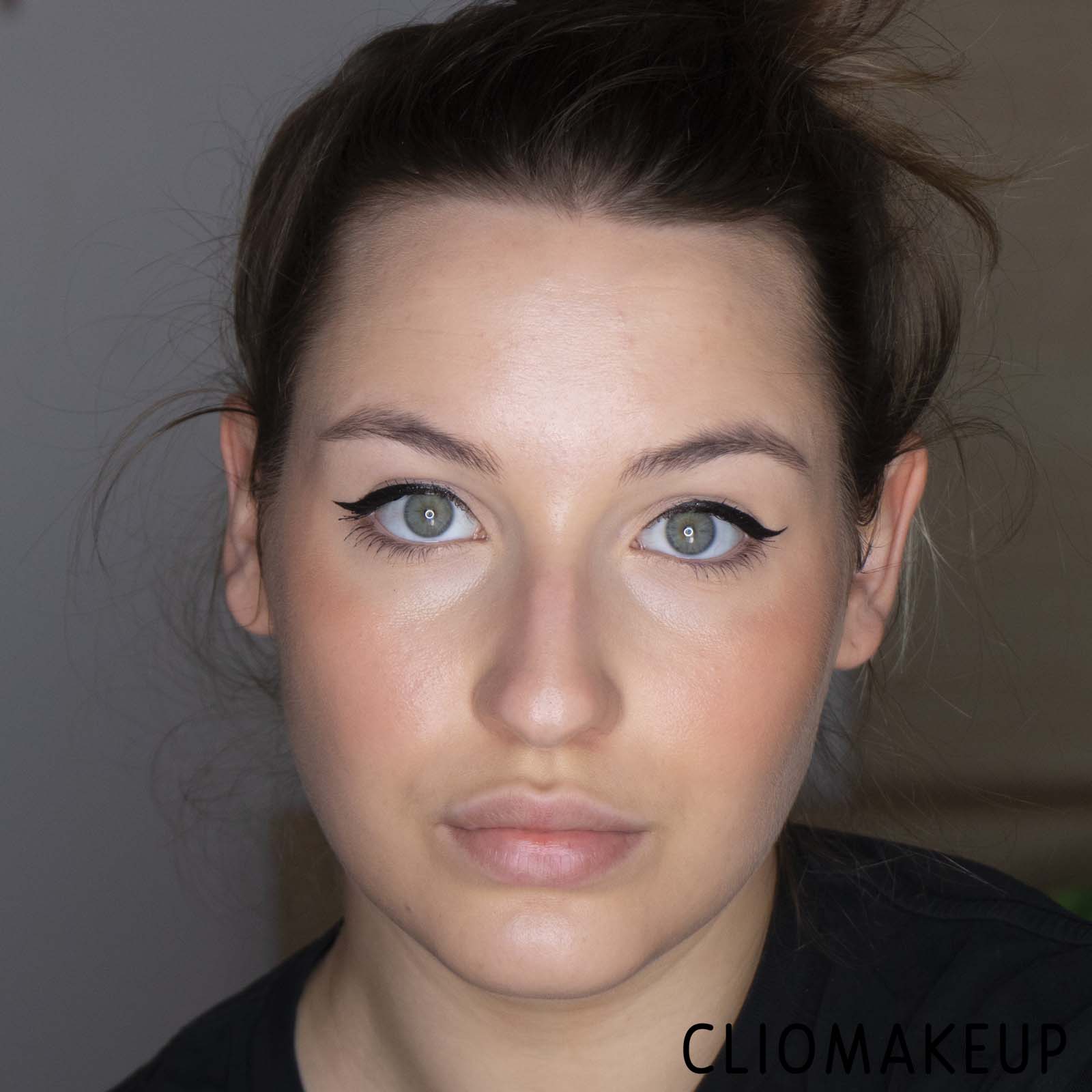 Cliomakeup-Recensione-Eyeliner-Revolution-Relove-Slick-Flick-Eyeliner-15