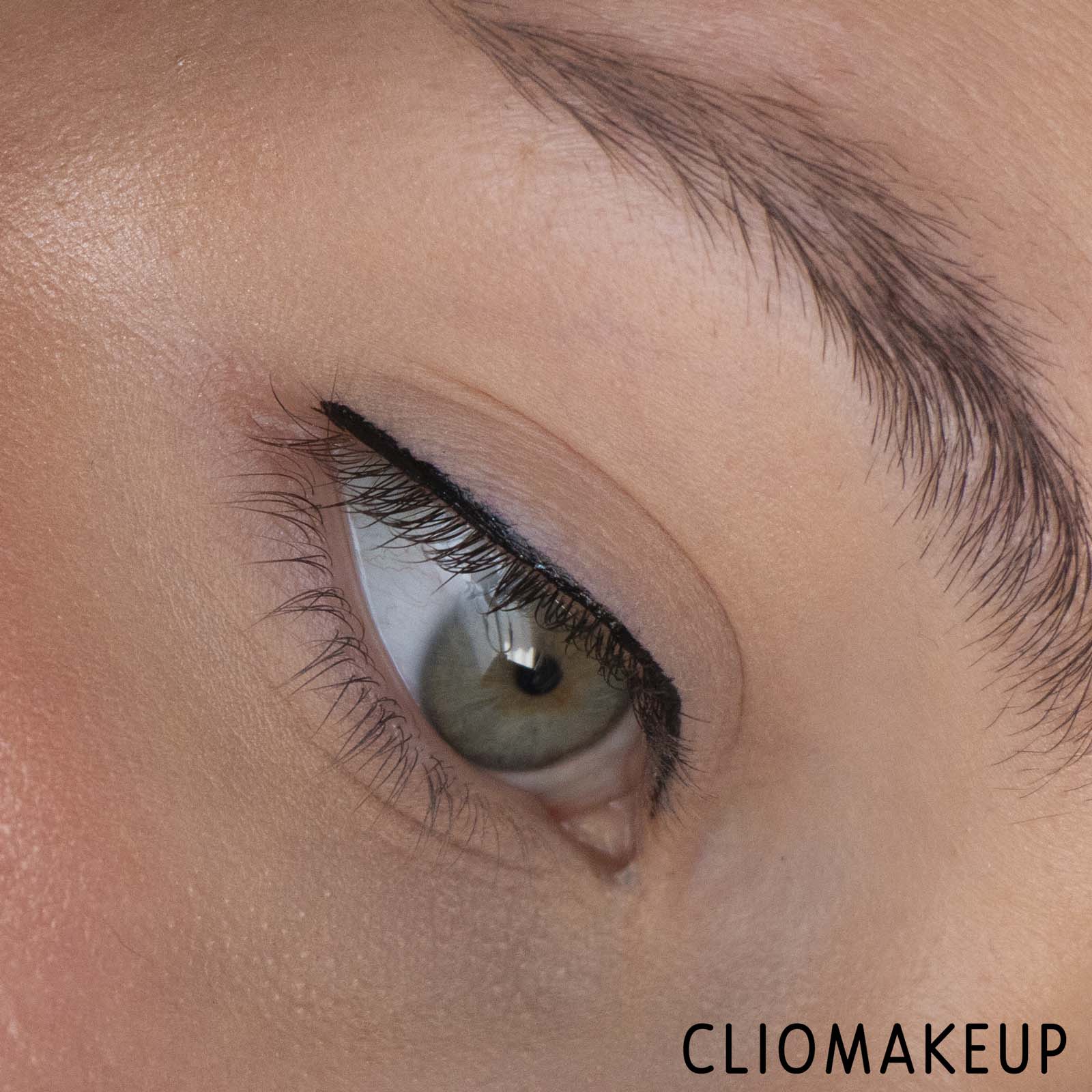 Cliomakeup-Recensione-Eyeliner-Revolution-Relove-Slick-Flick-Eyeliner-8