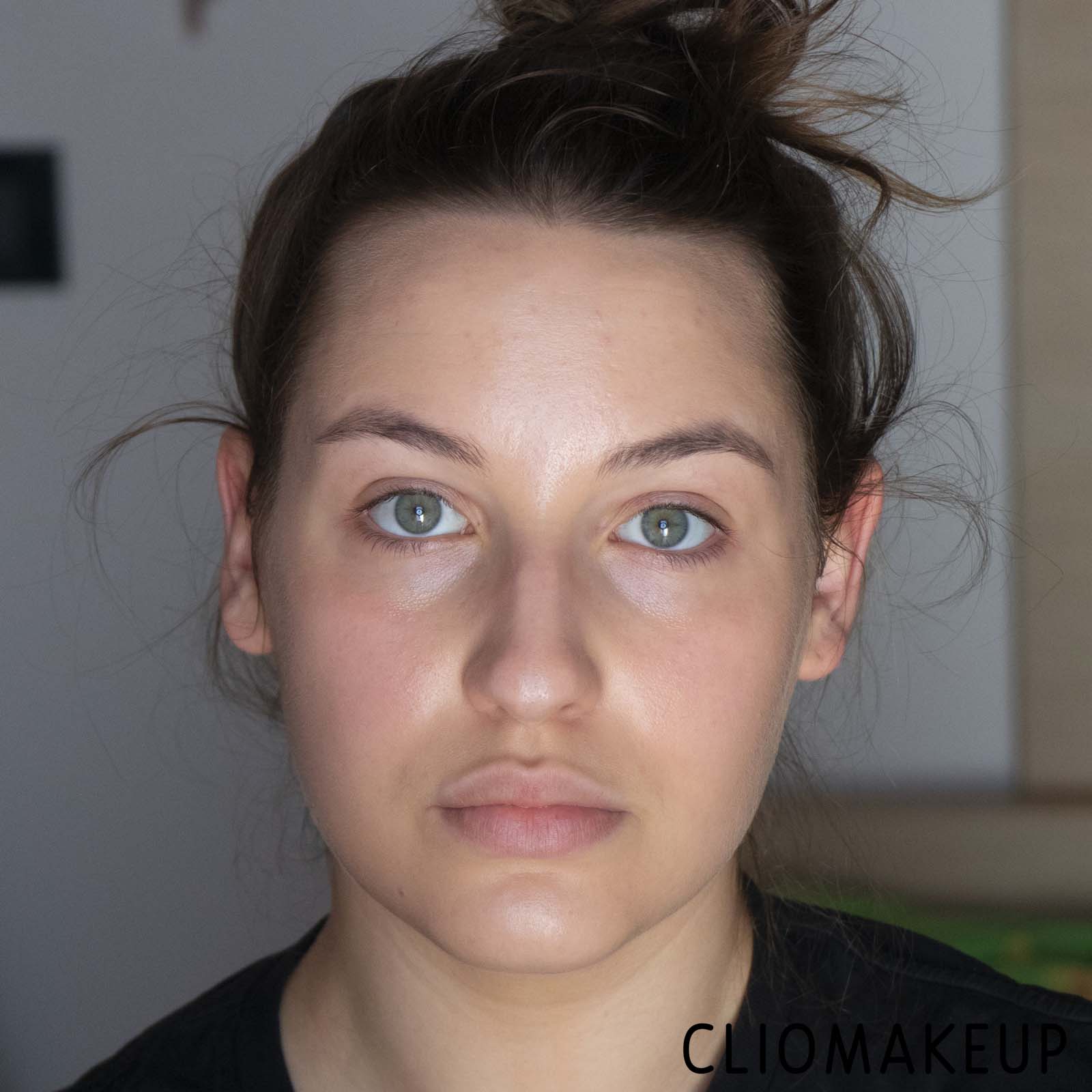 Cliomakeup-Recensione-Fondotinta-MAC-Studio-Radiance-Face-And-Body-Radiant-Sheer-Foundation-12