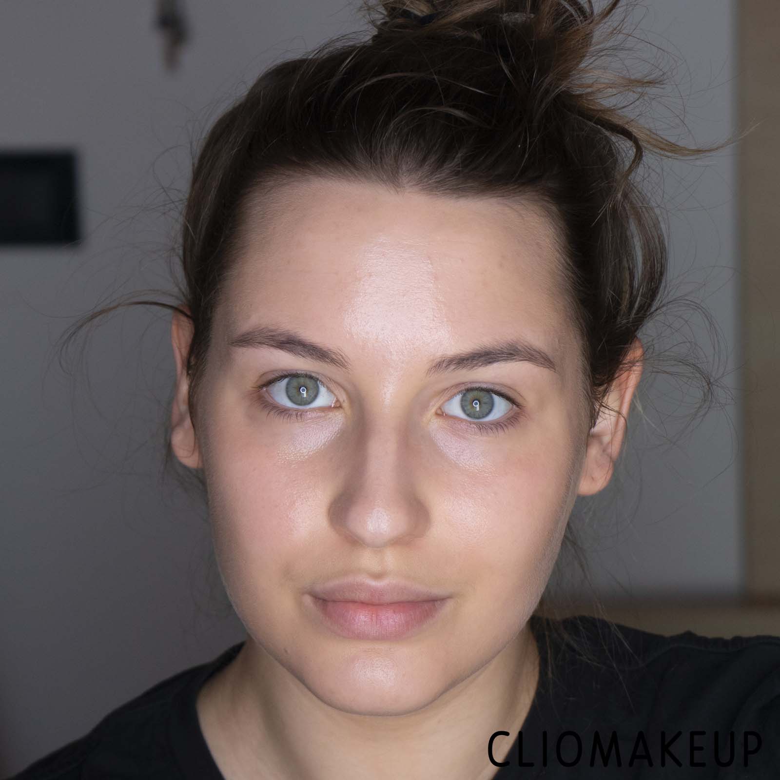 Cliomakeup-Recensione-Fondotinta-MAC-Studio-Radiance-Face-And-Body-Radiant-Sheer-Foundation-13