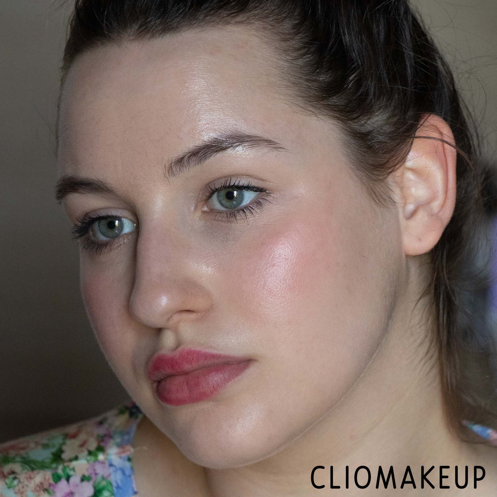 Cliomakeup-Recensione-Palette-Huda-Beauty-Glow-Obsessions-Mini-Face-Palette-10
