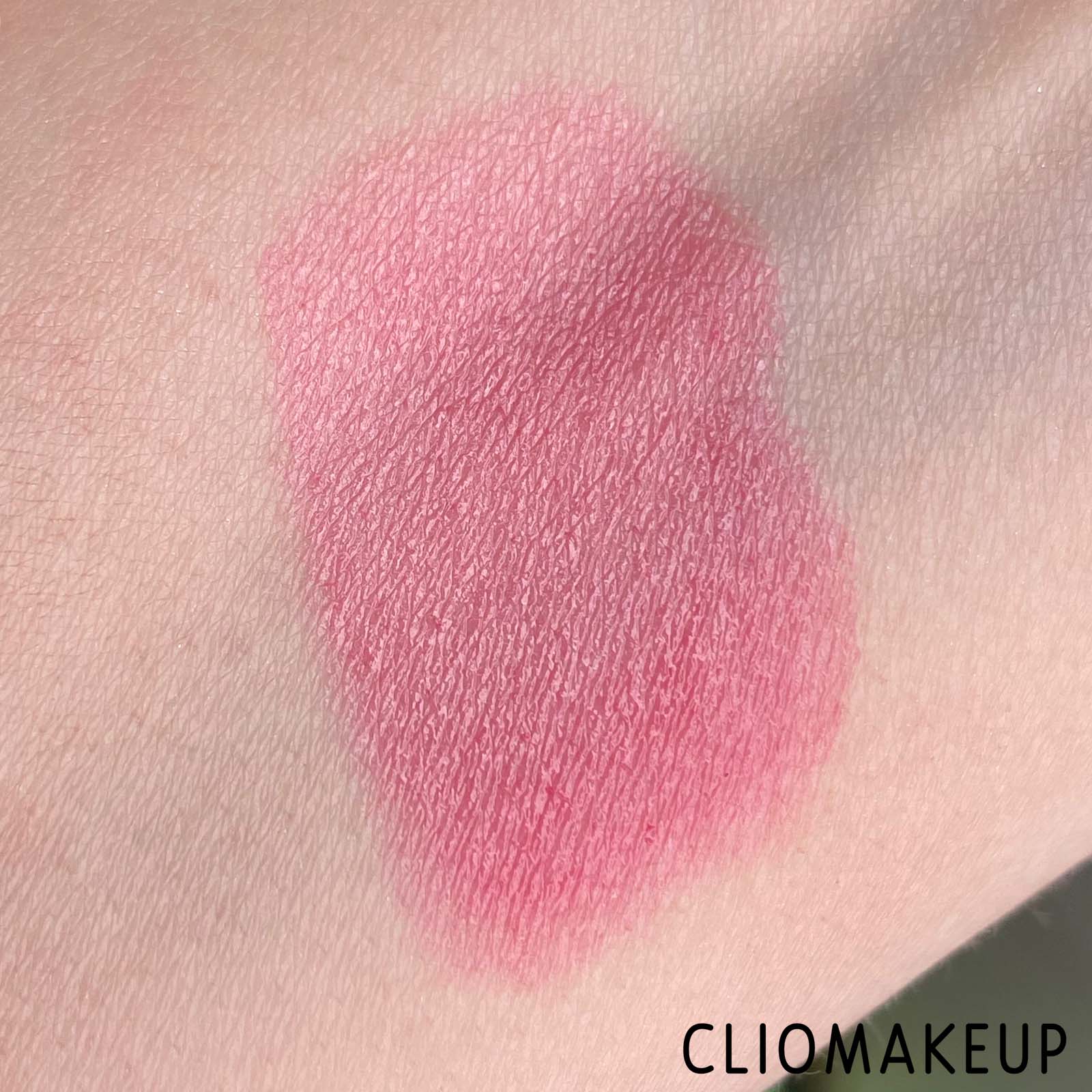 Cliomakeup-Recensione-Rossetti-Neve-Cosmetics-Dessert-À-Lèvres-Lipstick-Sweet-Sorbetto-Texture-Spf20-9