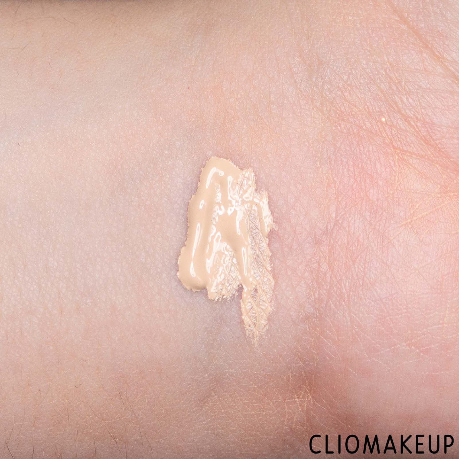 cliomakeup-recensione-correttore-lancome-teint-idole-ultra-wear-camouflage-7