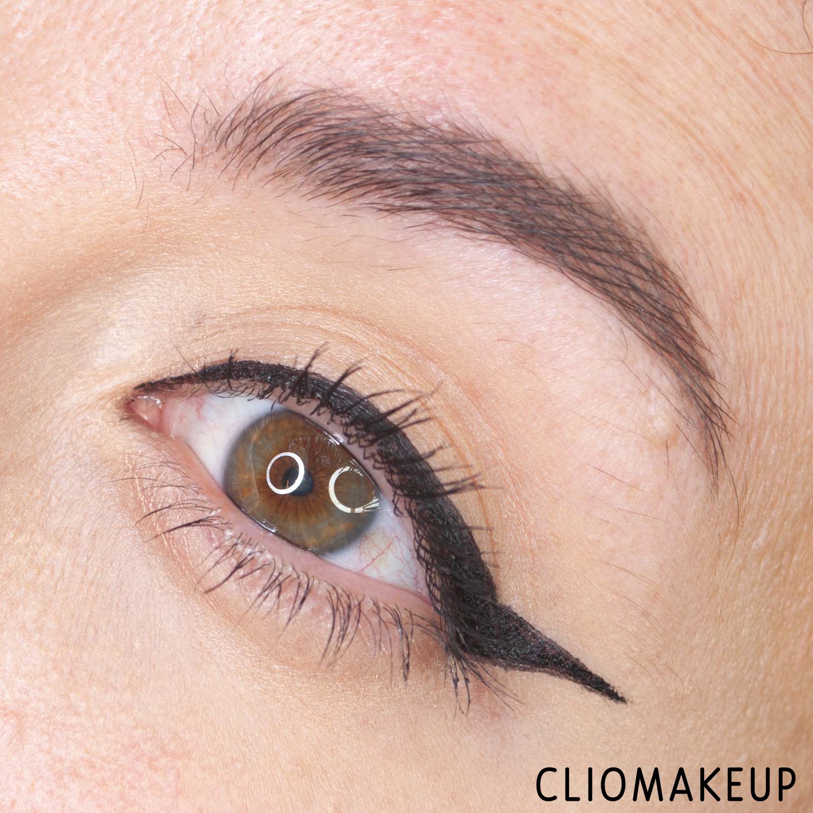 cliomakeup-recensione-eyeliner-maybelline-hypereasy-brush-tip-liner-11
