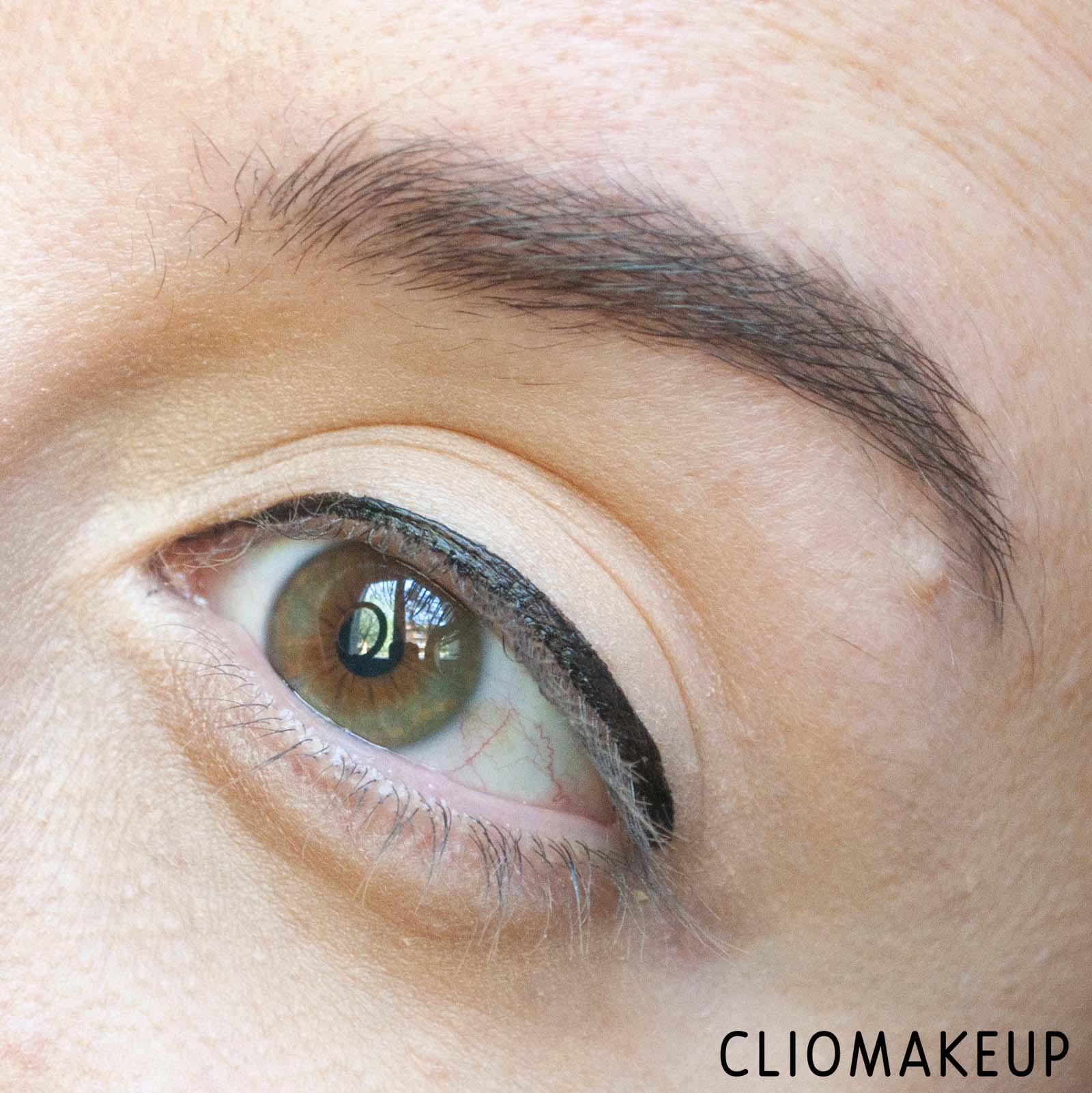 cliomakeup-recensione-eyeliner-maybelline-hypereasy-brush-tip-liner-8