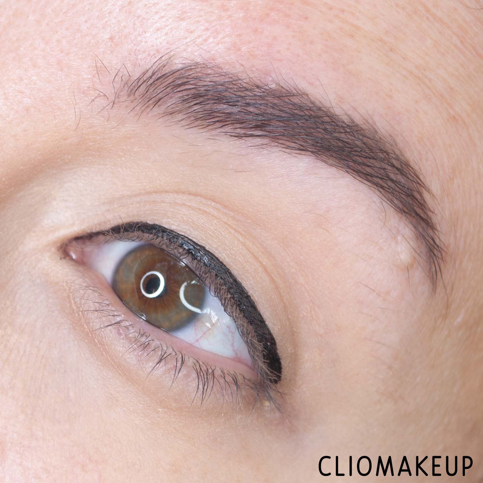 cliomakeup-recensione-eyeliner-maybelline-hypereasy-brush-tip-liner-9
