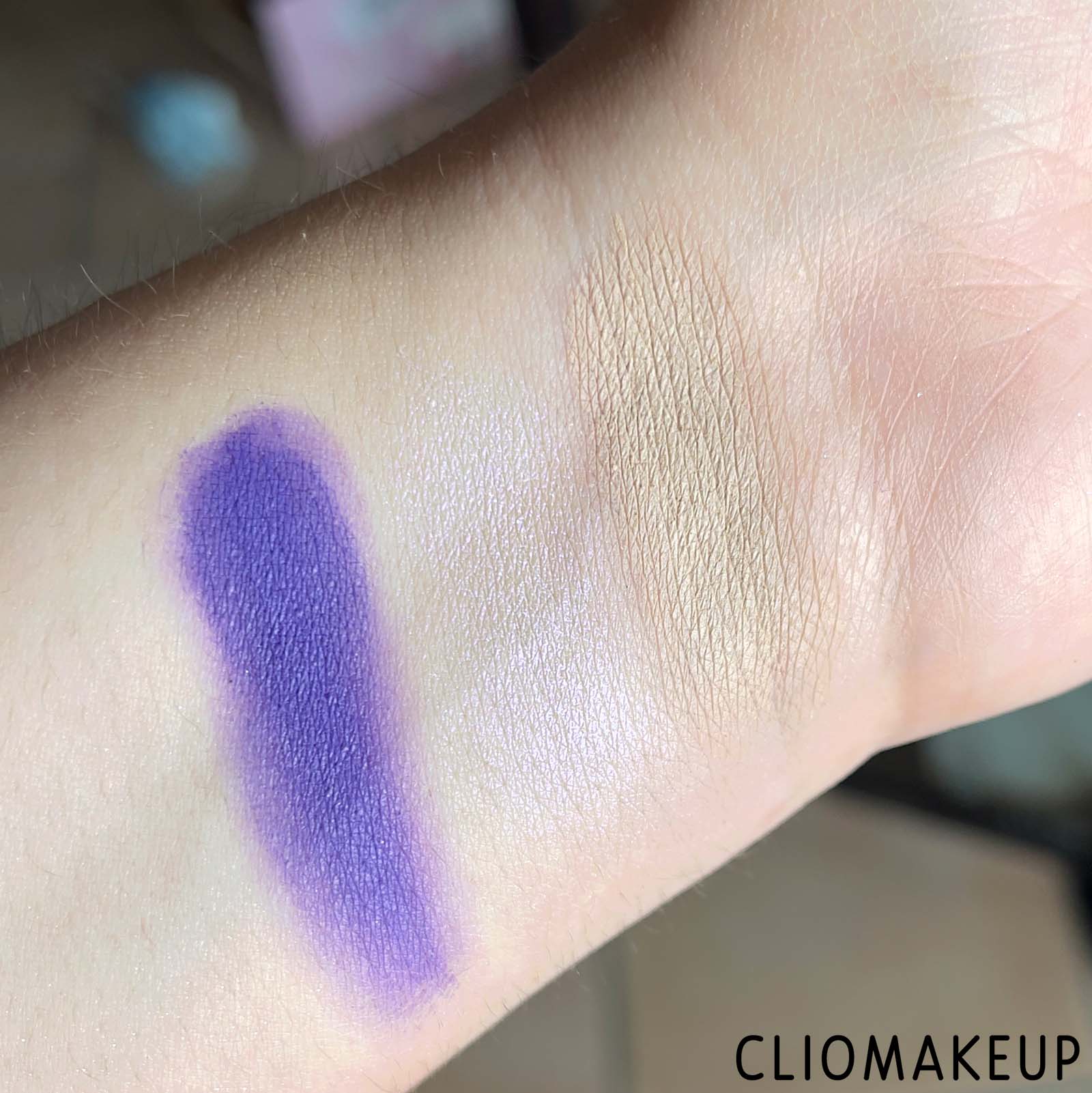 cliomakeup-recensione-palette-revolution-relove-colour-play-eyeshadow-palette-manifest-7