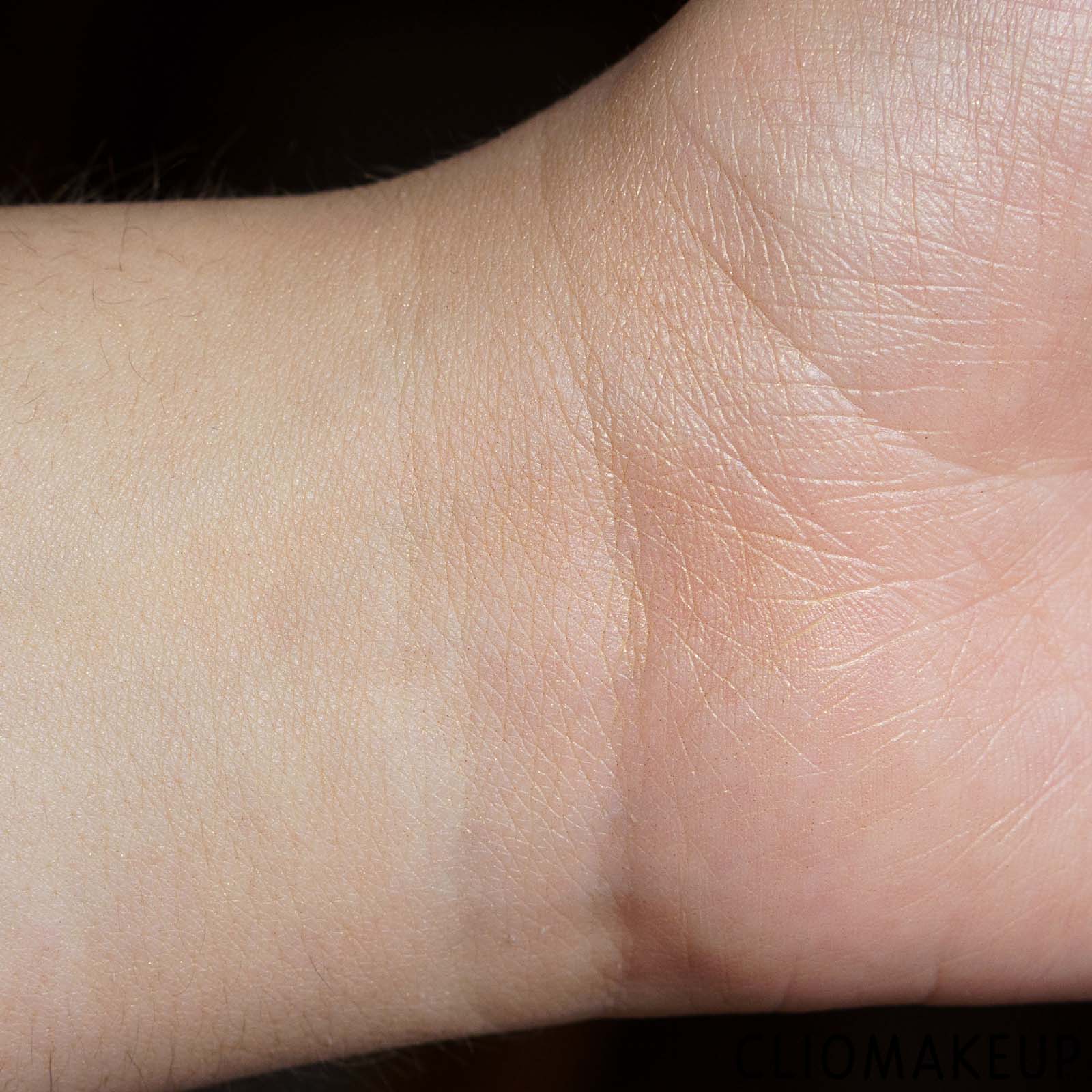 cliomakeup-recensione-primer-stila-one-step-correct-kitten-skin-tone-correcting-e-brightening-primer-9