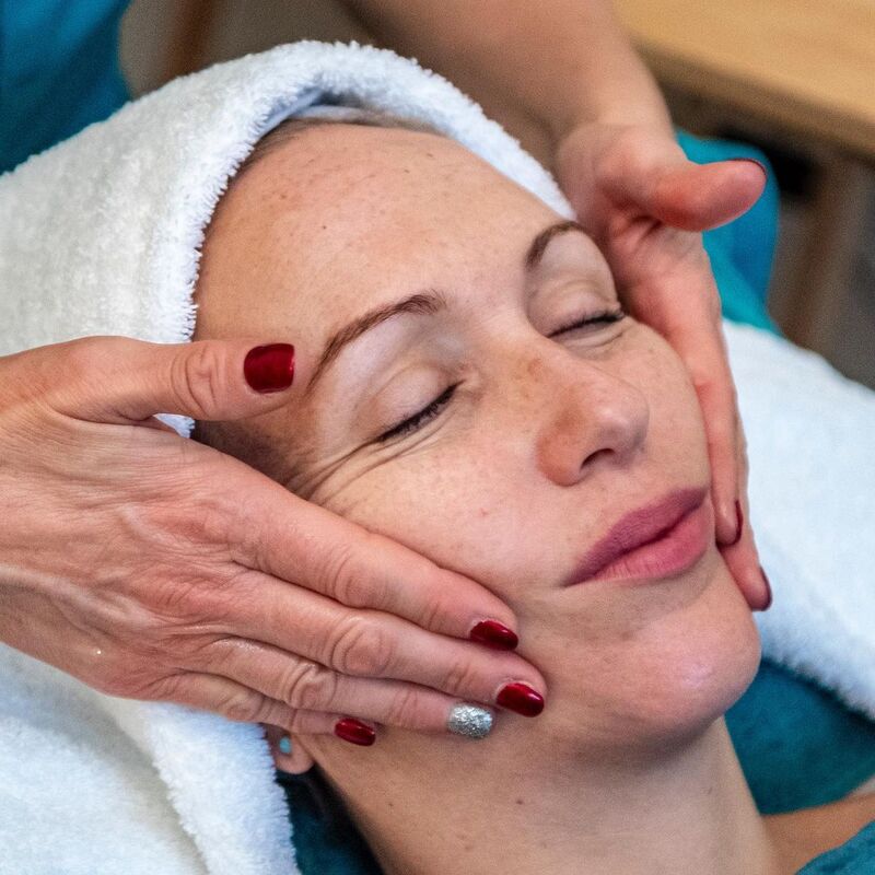 cliomakeup-riflessologia-facciale-massaggio