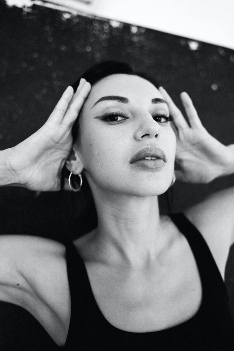 cliomakeup-yoga-per-il-viso-massaggio