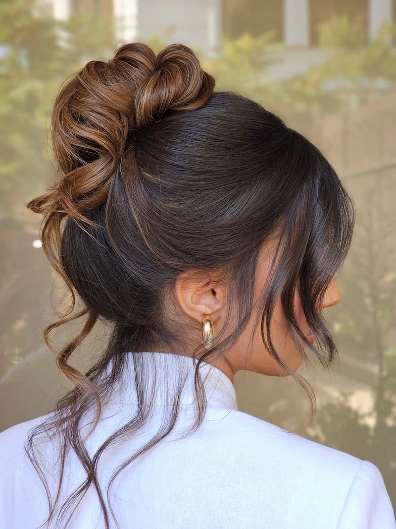come-scegliere-lo-chignon-in-base-alla-forma-del-viso-messy