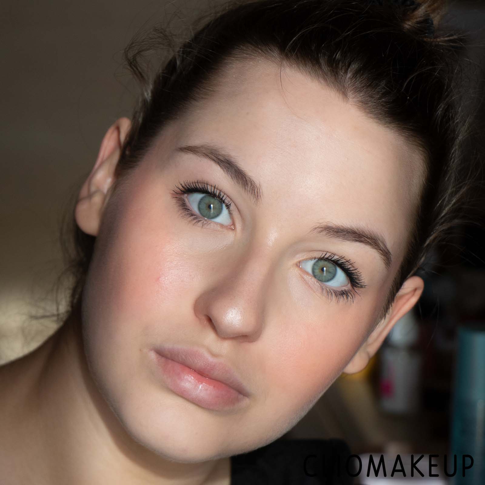 Cliomakeup-Neve-Cosmetics-Flat-Perfection-Smoothing-Compact-Powder-Fluffy-Matte-Cipria-15