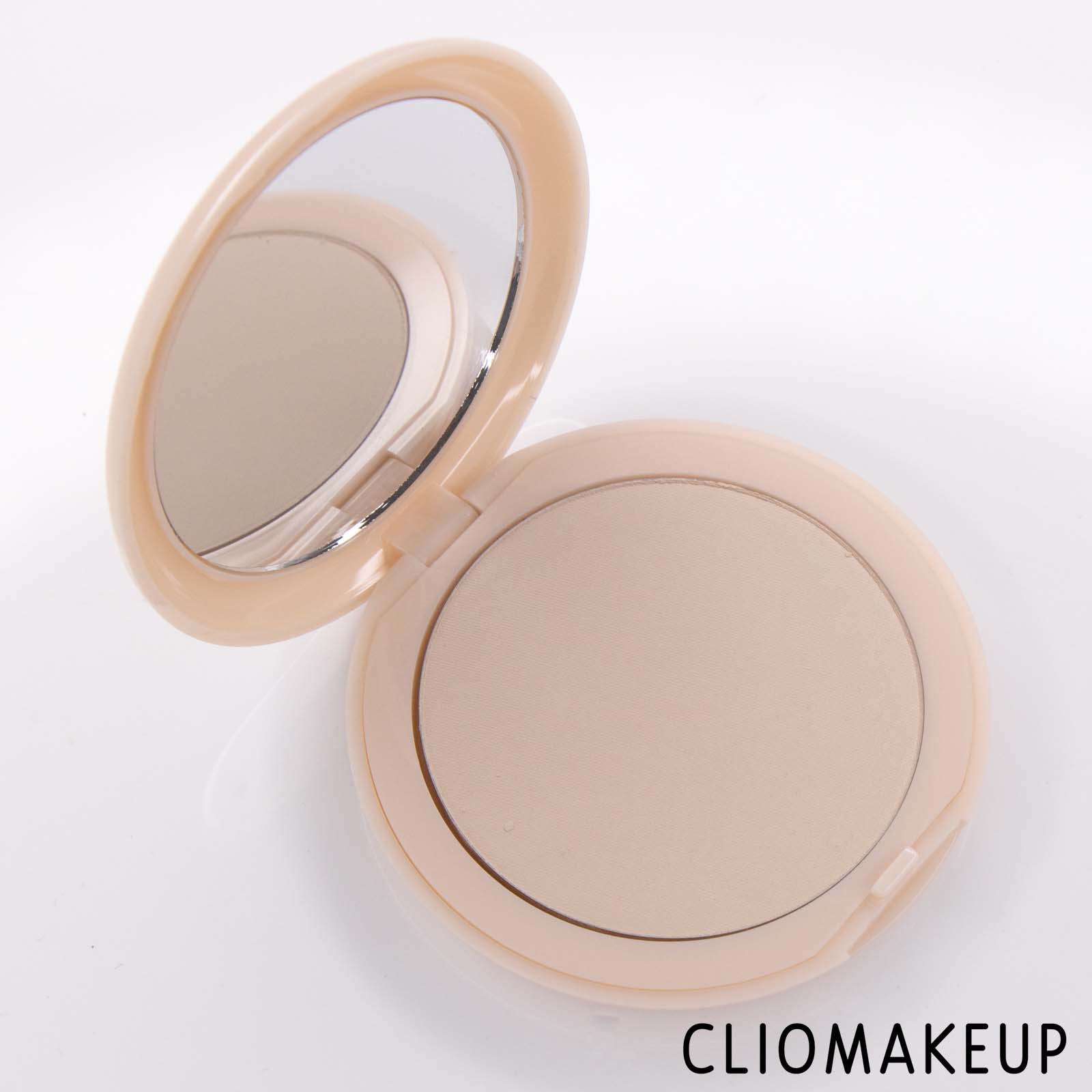 Cliomakeup-Neve-Cosmetics-Flat-Perfection-Smoothing-Compact-Powder-Fluffy-Matte-Cipria-5